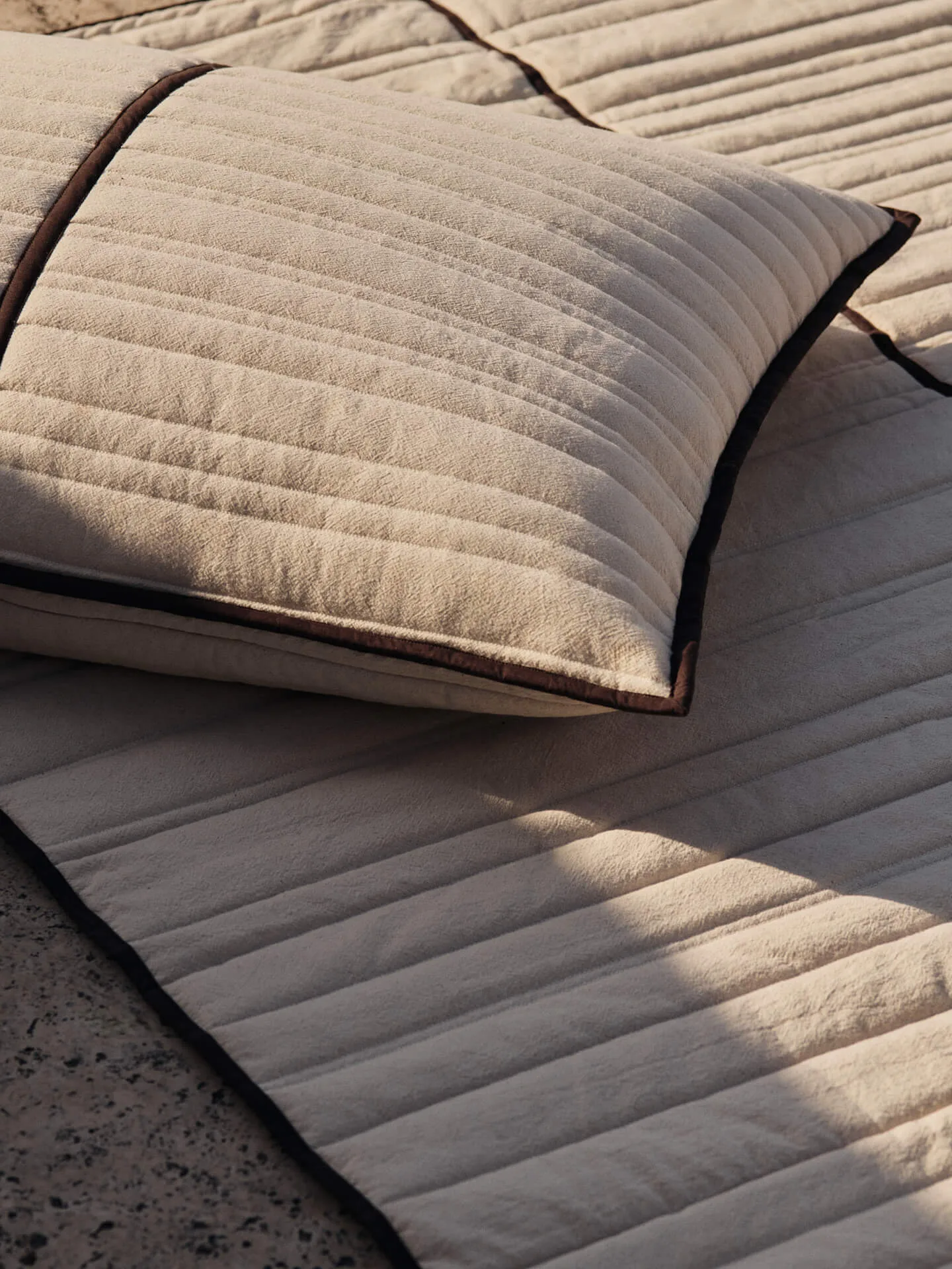 Cuscino trapuntato Vari 60x80 cm, Natural-dark chocolate Ferm Living