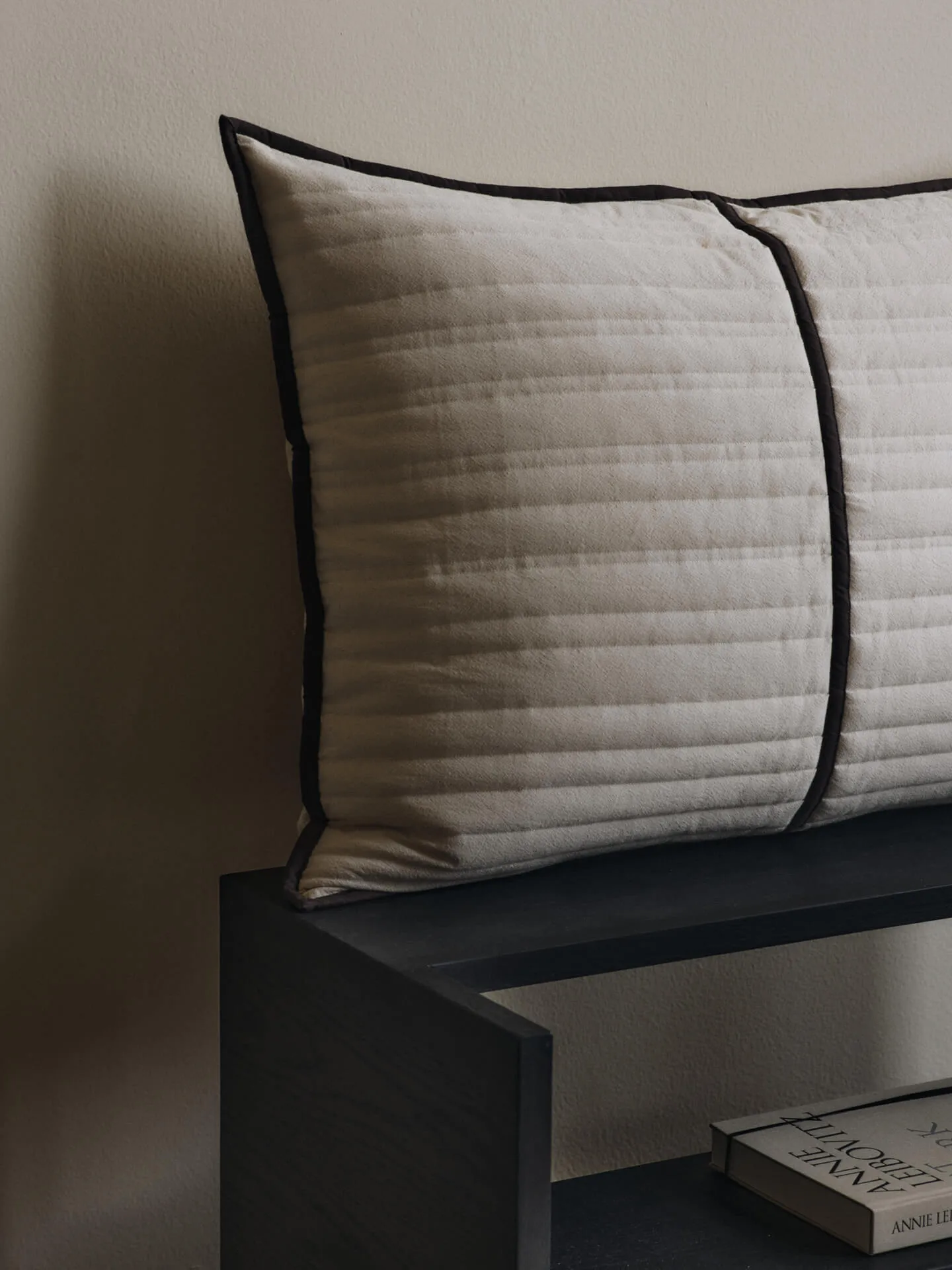 Cuscino trapuntato Vari 60x80 cm, Natural-dark chocolate Ferm Living