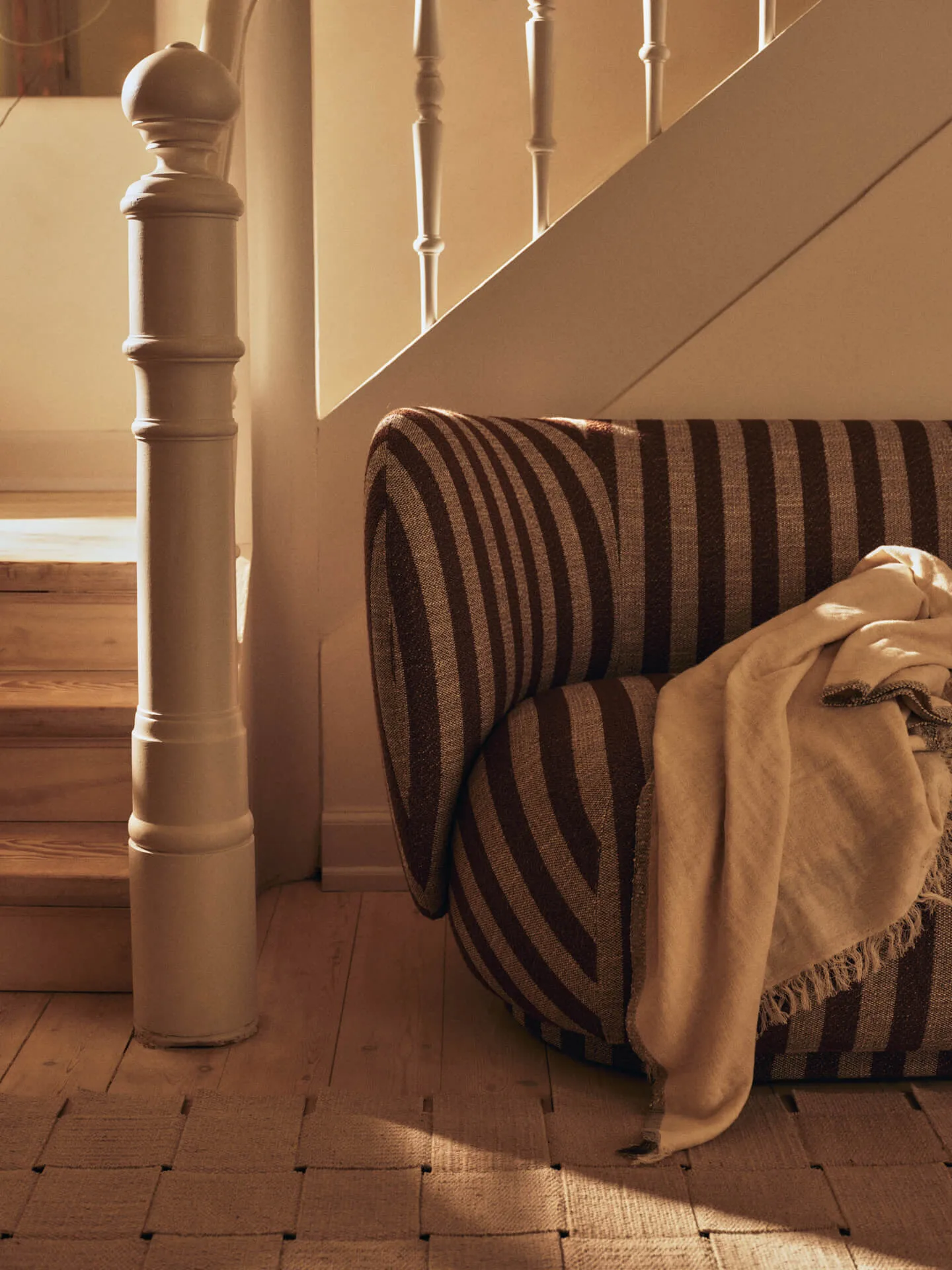 Divano a 2 posti Rico, Louisiana, Sand-chocolate Ferm Living