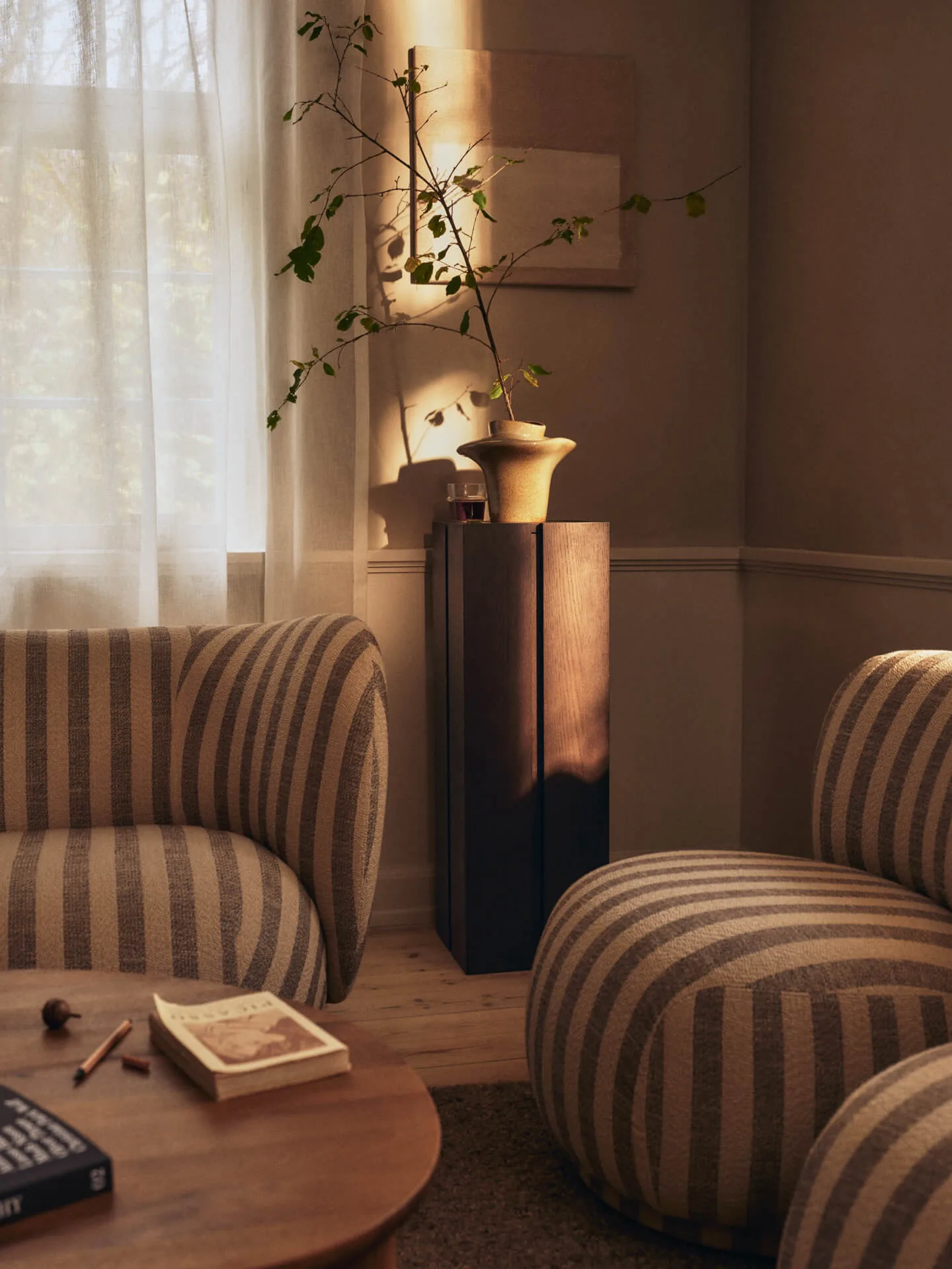 Evio vaso, Elm green, Ø25x22 cm Ferm Living