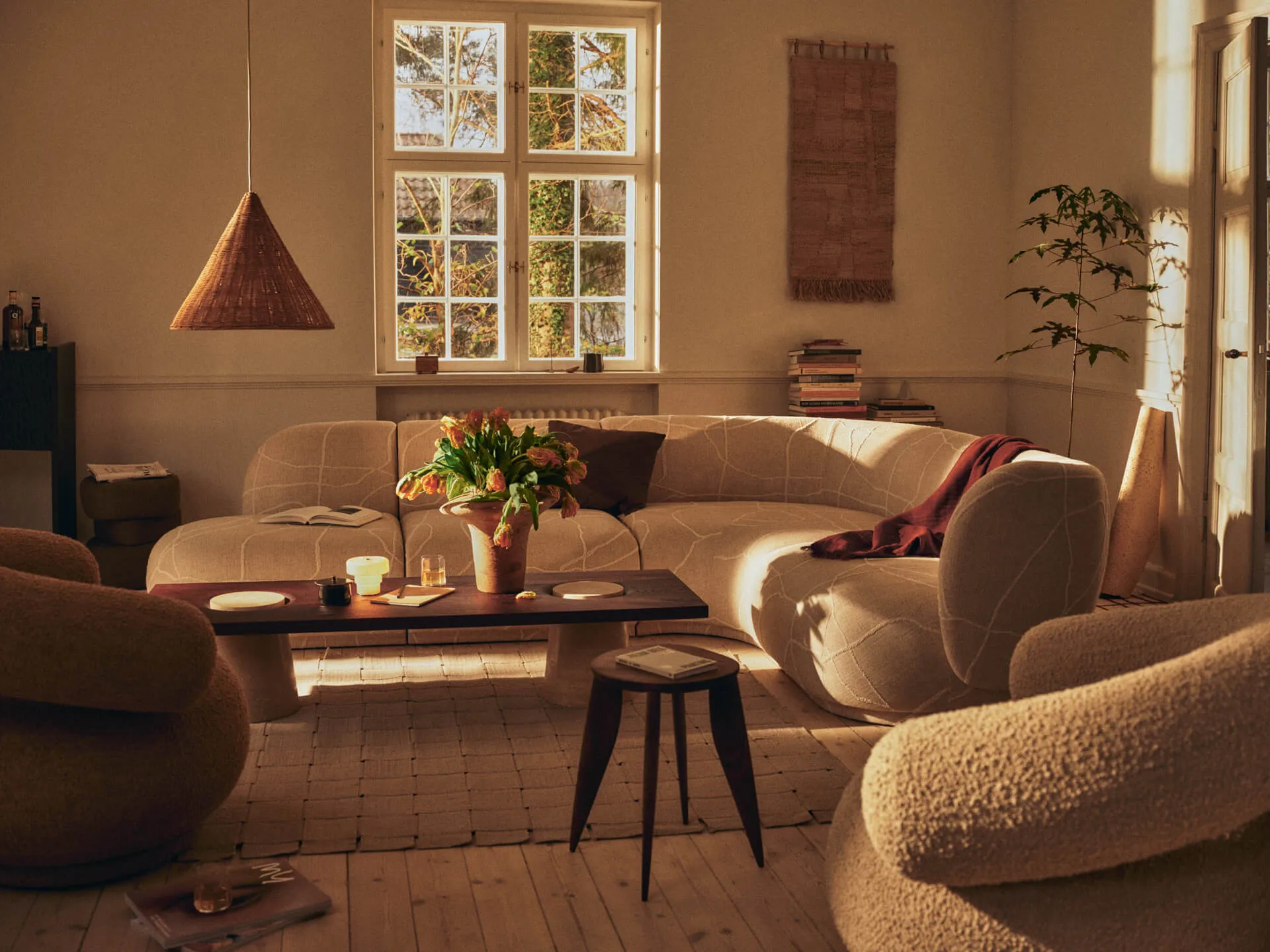 Evio vaso, Terra d’ombra bruciata, Ø35x53 cm Ferm Living