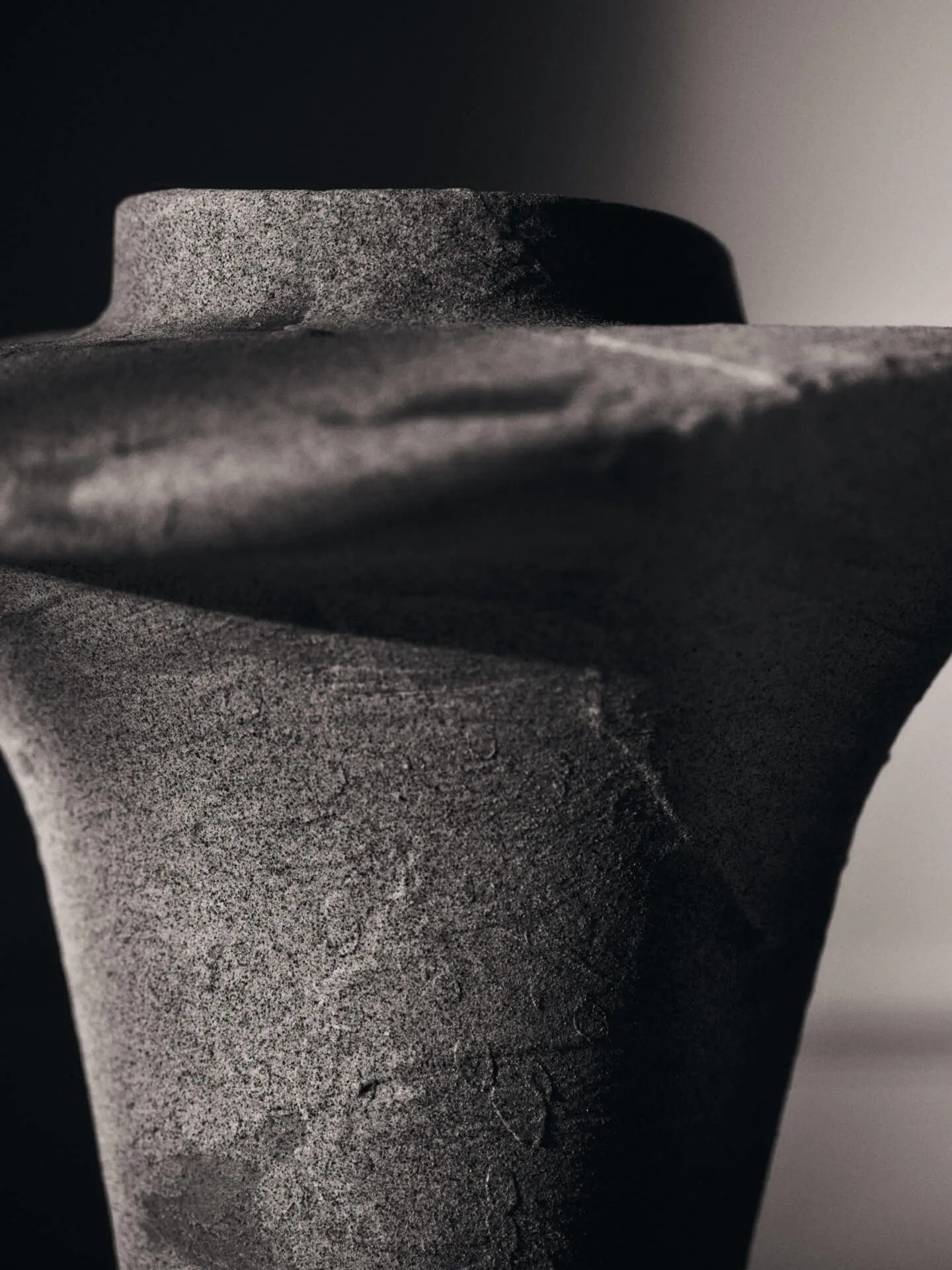 Evio vaso, Terra d’ombra bruciata, Ø35x53 cm Ferm Living