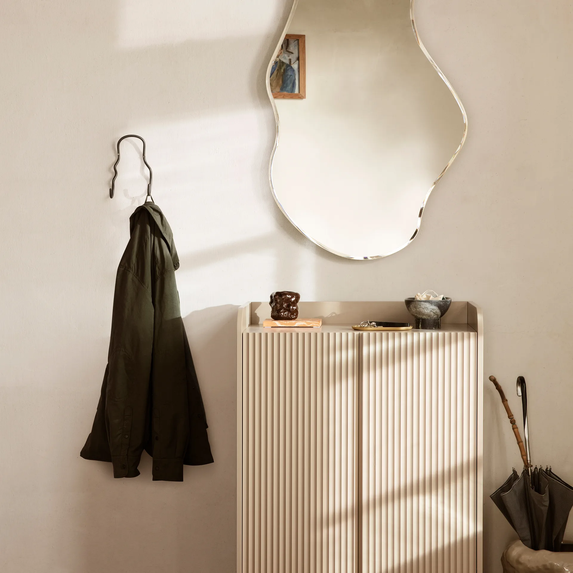 Gancio Curvature doppio, Nero-ottone Ferm Living