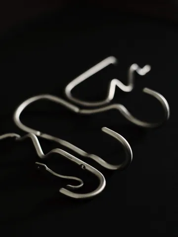 Gancio Curvature singolo - Acciaio inox - Ferm Living