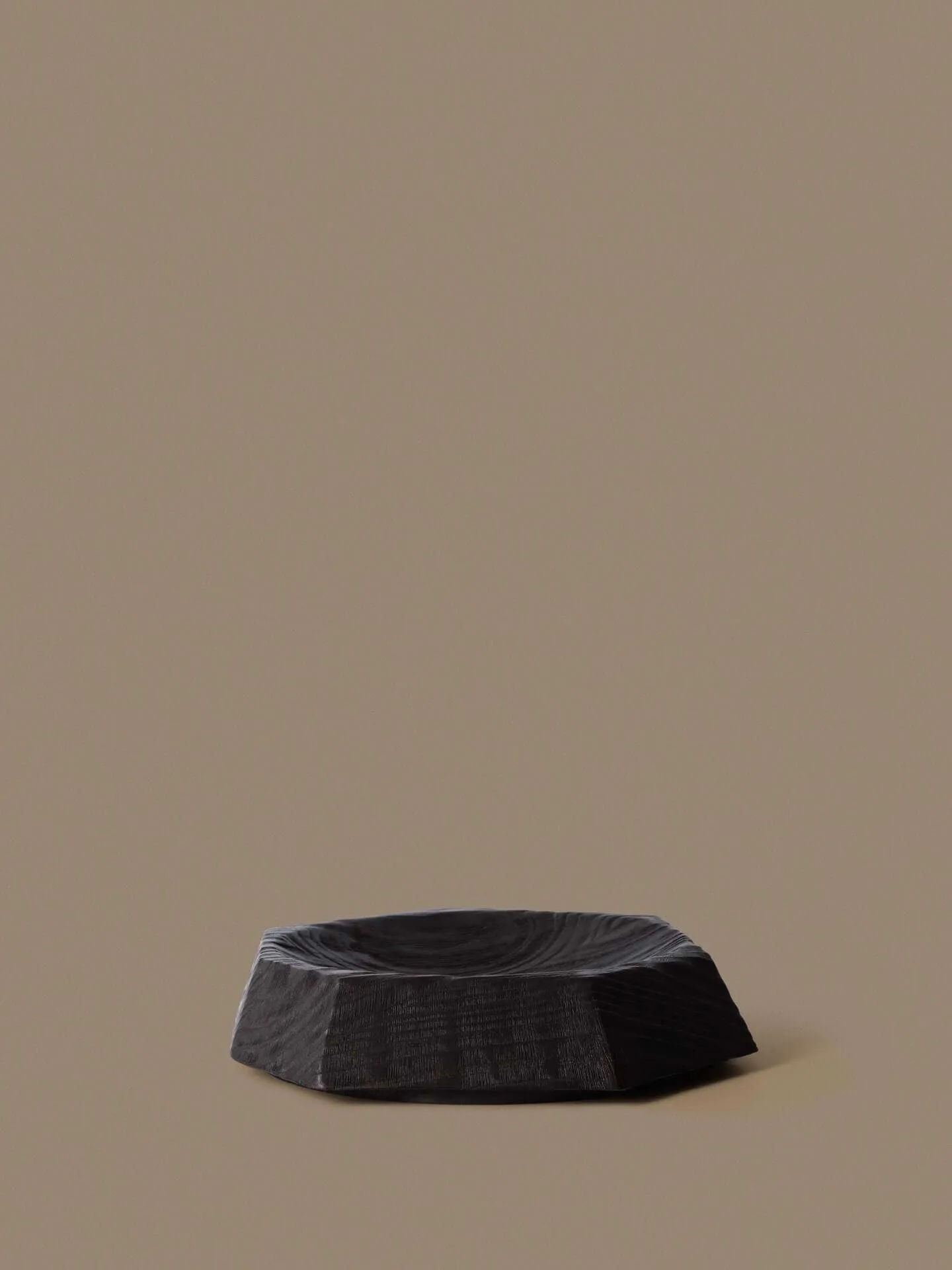 Koh centrotavola piatto decorativo, Marrone scuro, 35 cm Ferm Living