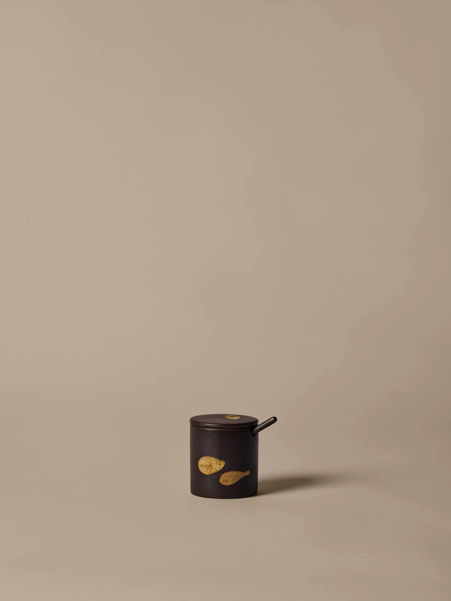 Koyo barattolo con cucchiaio, Dark brown-buff Ferm Living