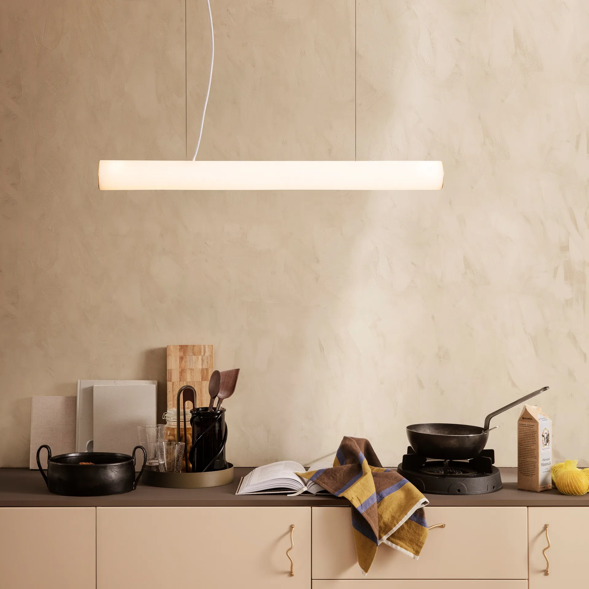 Lampada a sospensione Vuelta 100 cm, Bianco - ottone Ferm Living