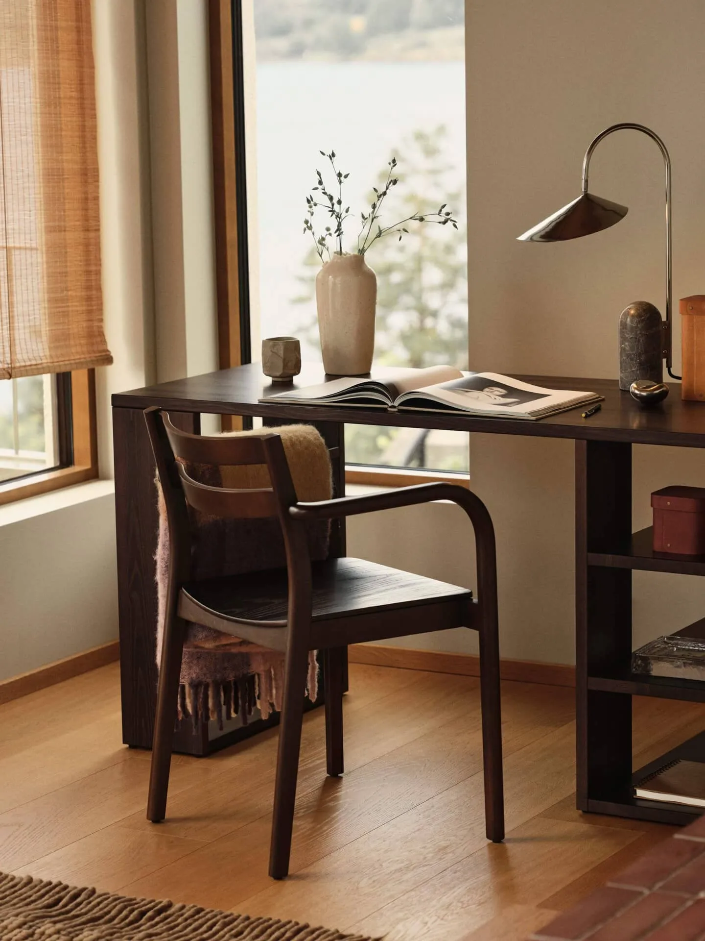 Lampada da tavolo Arum, Acciaio inox Ferm Living