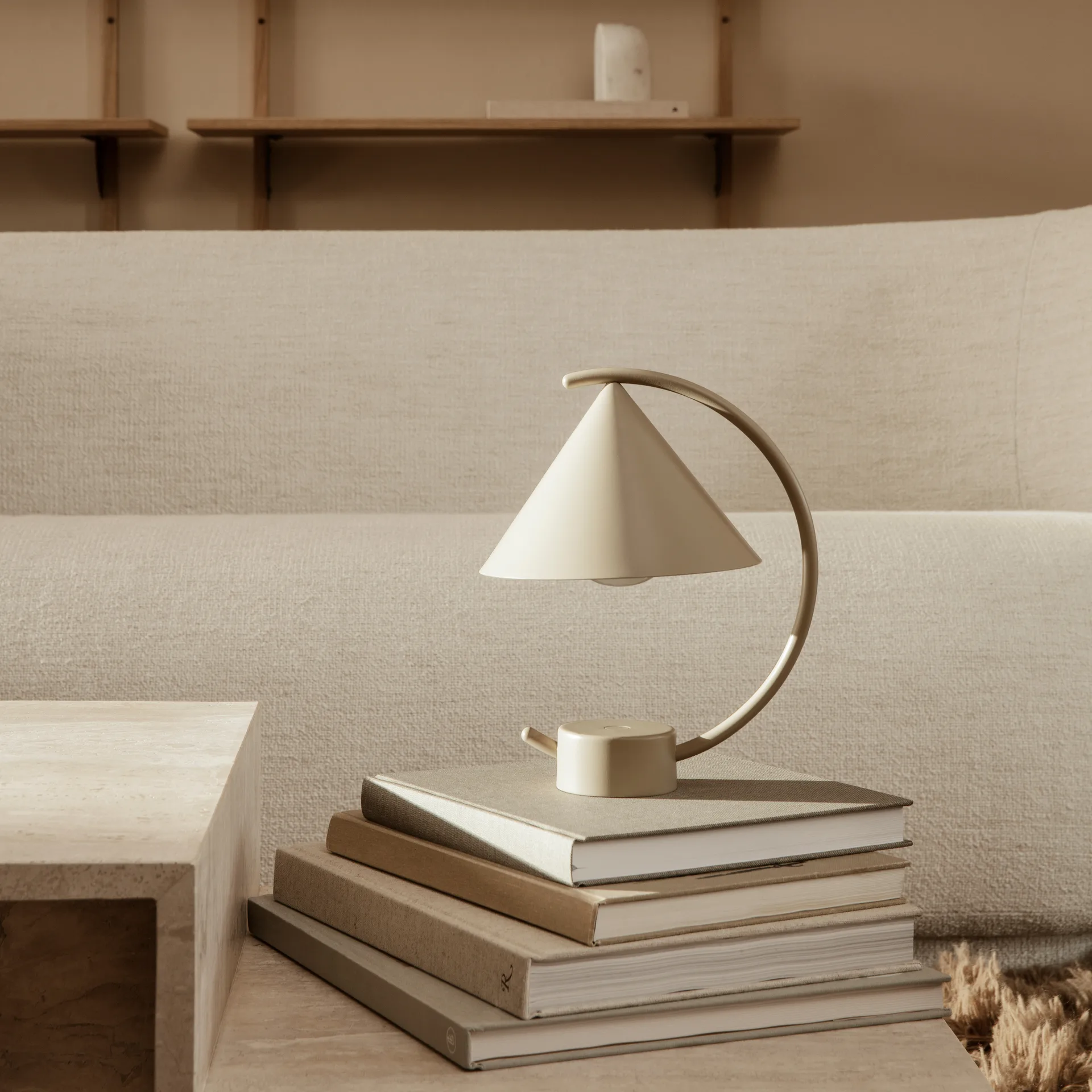 Lampada da tavolo Meridian, cashmere Ferm Living