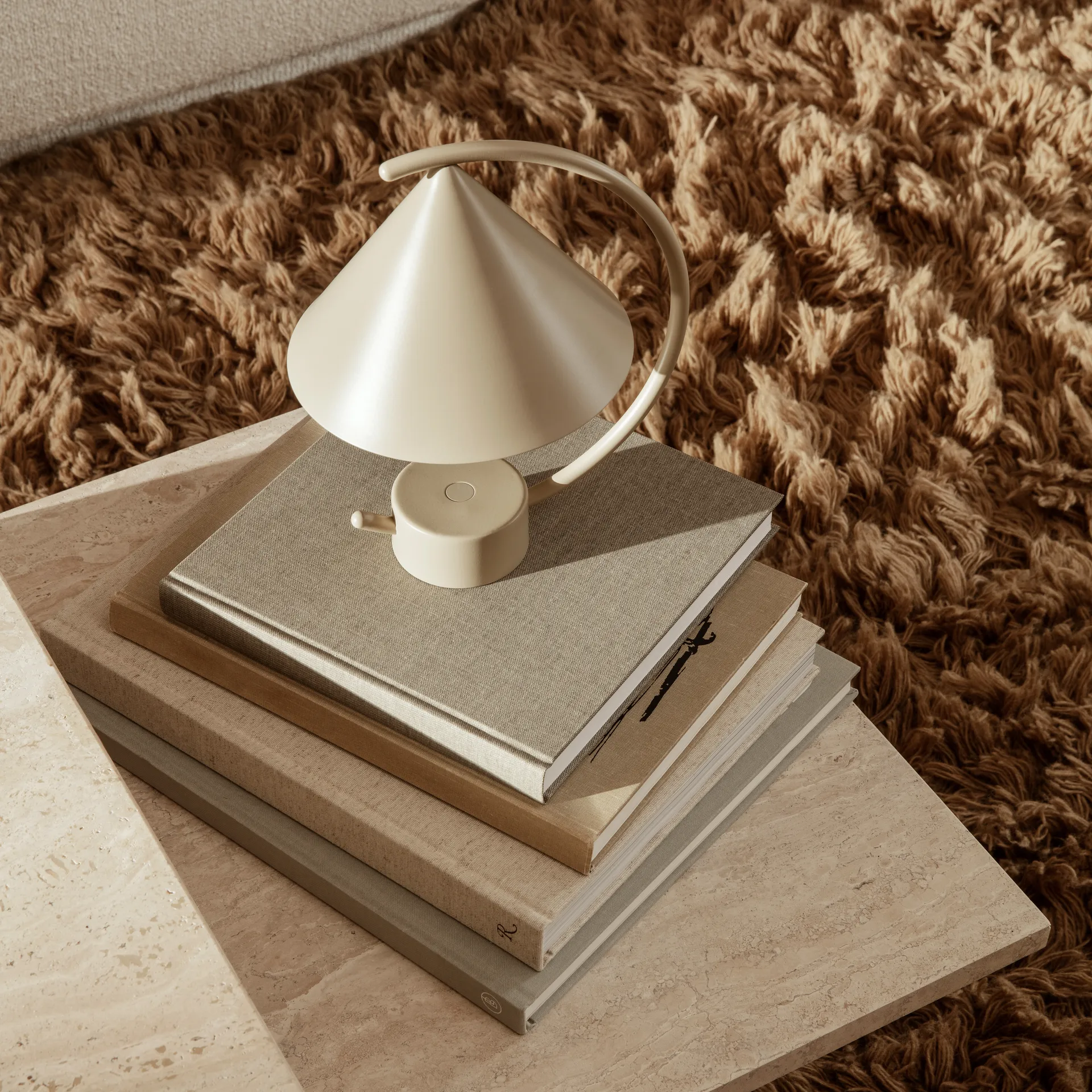 Lampada da tavolo Meridian, cashmere Ferm Living