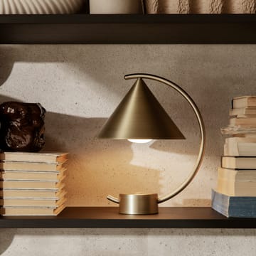 Lampada da tavolo Meridian - ottone - ferm LIVING