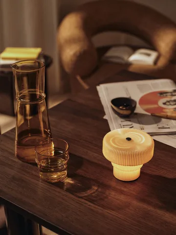 Lampada da tavolo Ripple portatile - Avena, 10 cm - Ferm Living