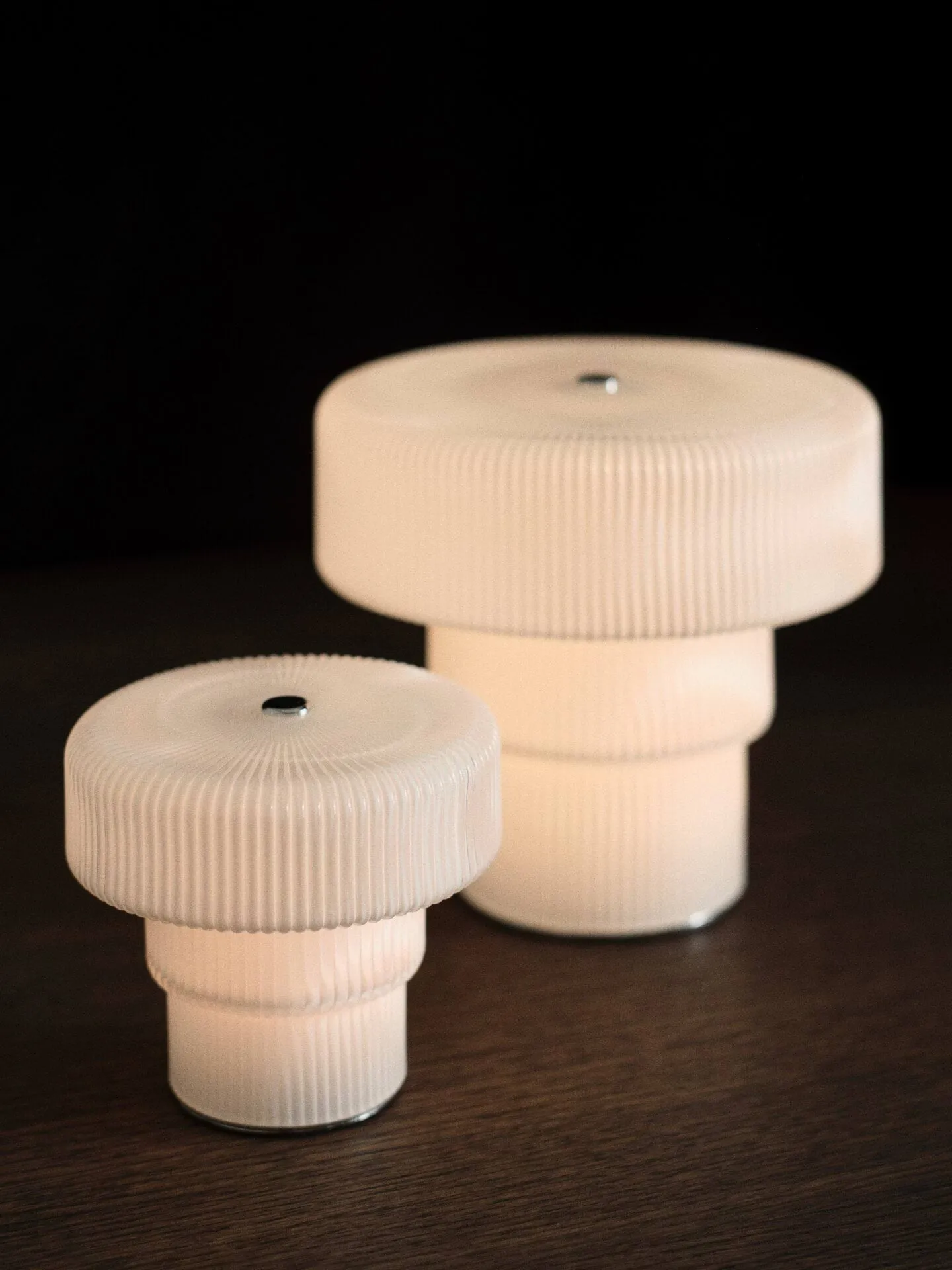 Lampada da tavolo Ripple portatile, Bianco, 16,5 cm Ferm Living