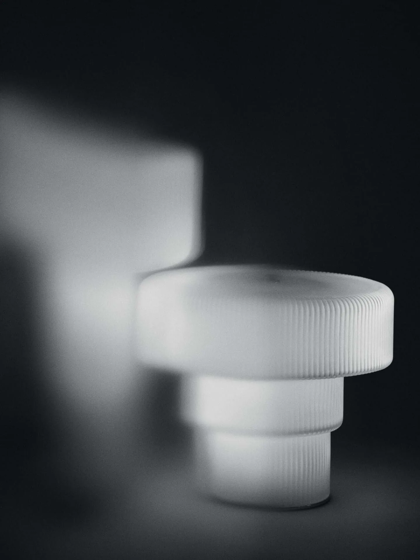 Lampada da tavolo Ripple portatile, Bianco, 16,5 cm Ferm Living