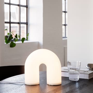 Lampada da tavolo Vuelta - bianco - ferm LIVING