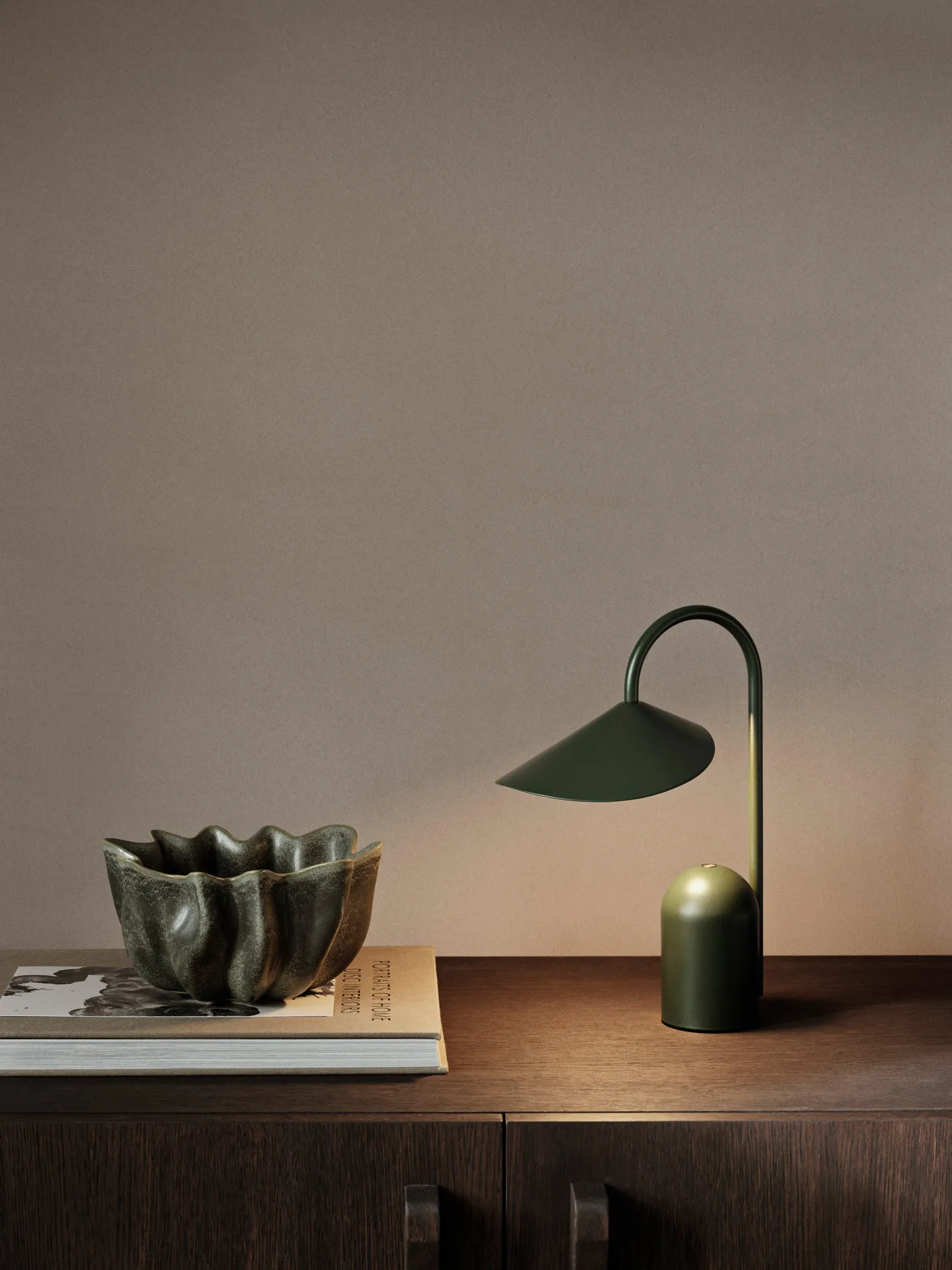 Lampada portatile Arum, Grass Green Ferm Living