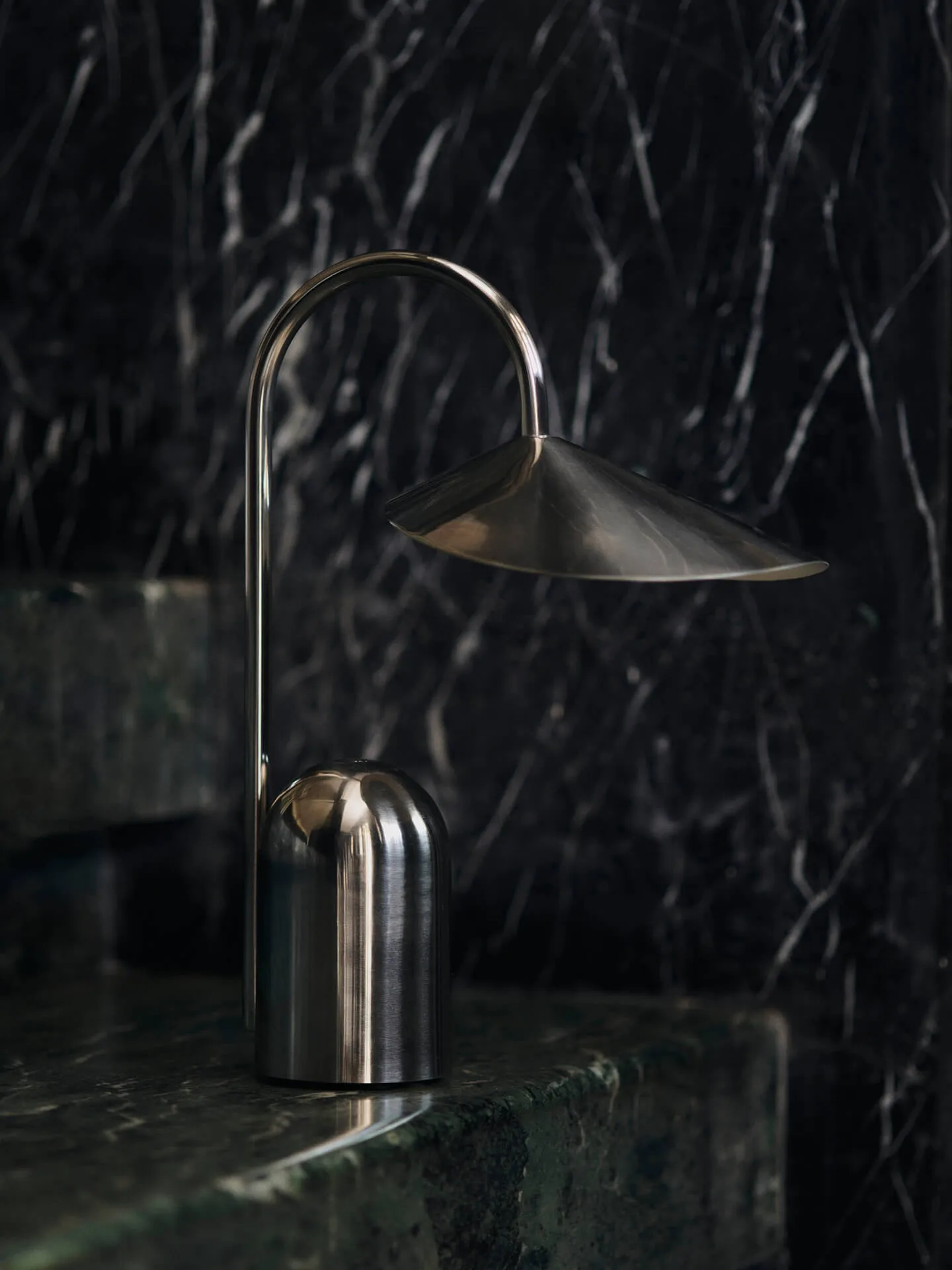 Lampada portatile Arum, Stainless steel Ferm Living