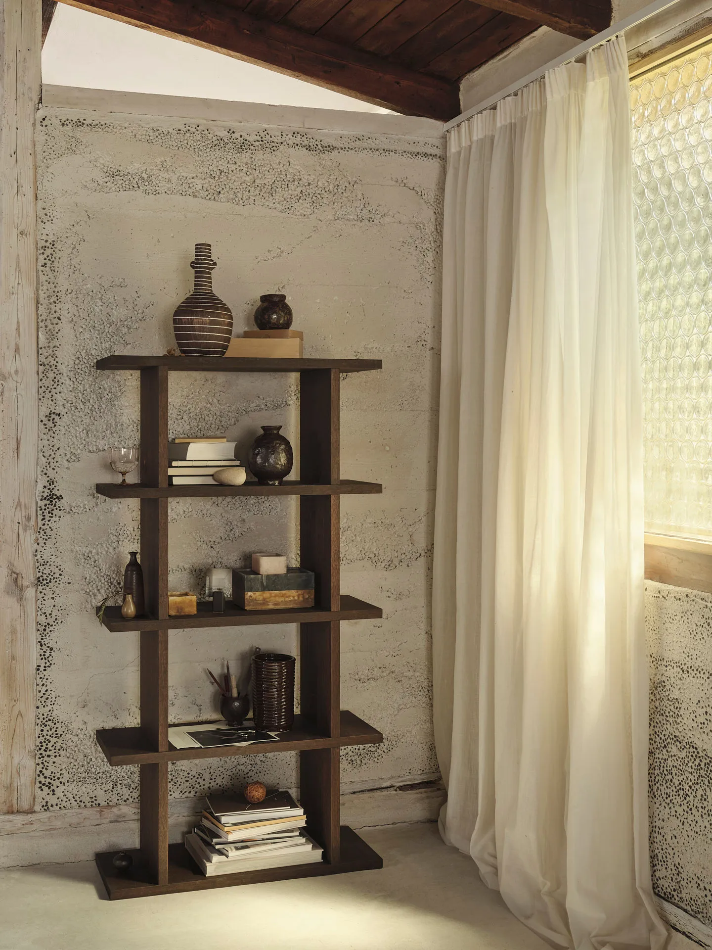 Libreria Kona 1x4, Dark stained Ferm Living
