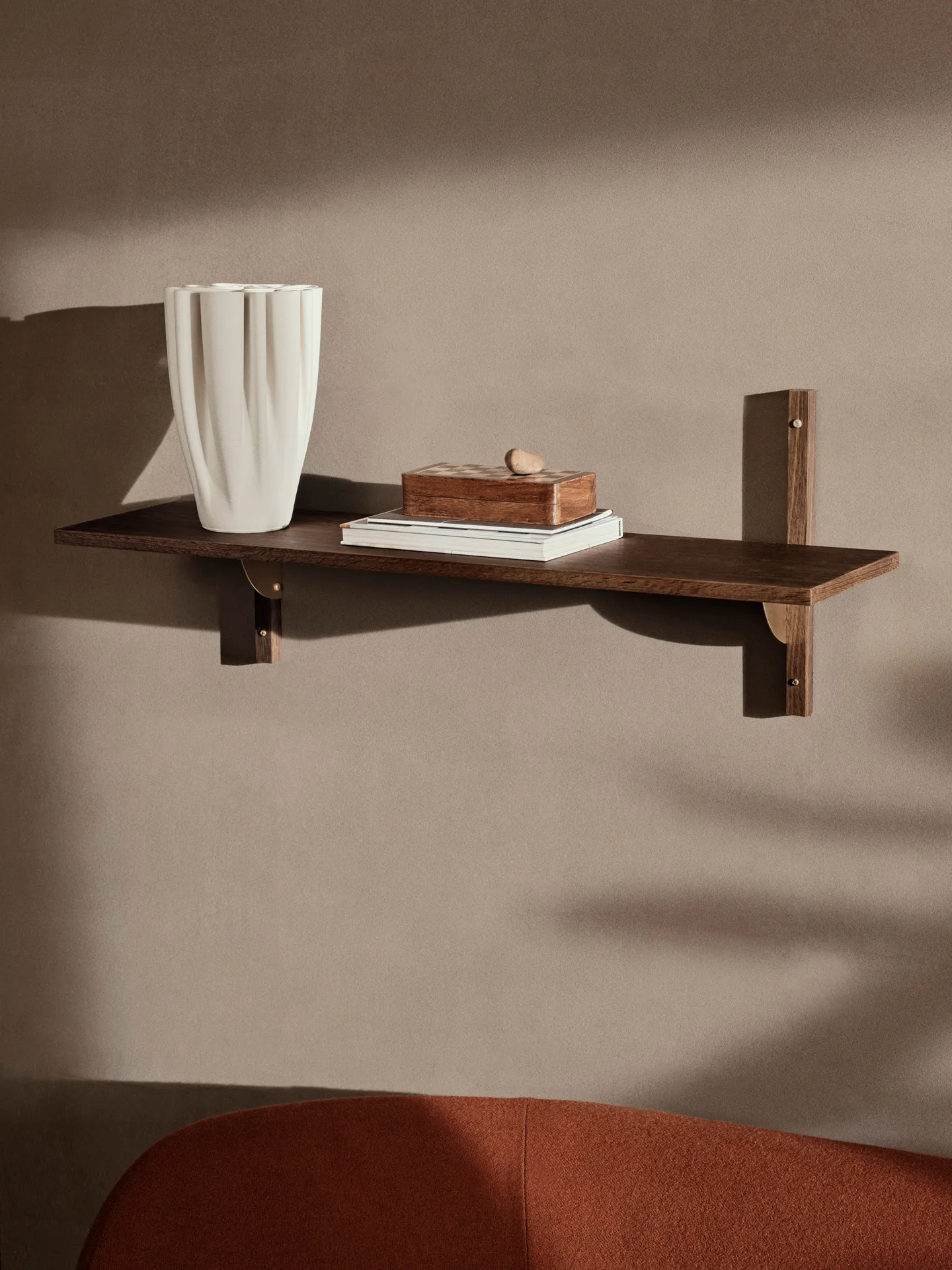 Mensola Sector L/S, Smoked Oak, brass Ferm Living