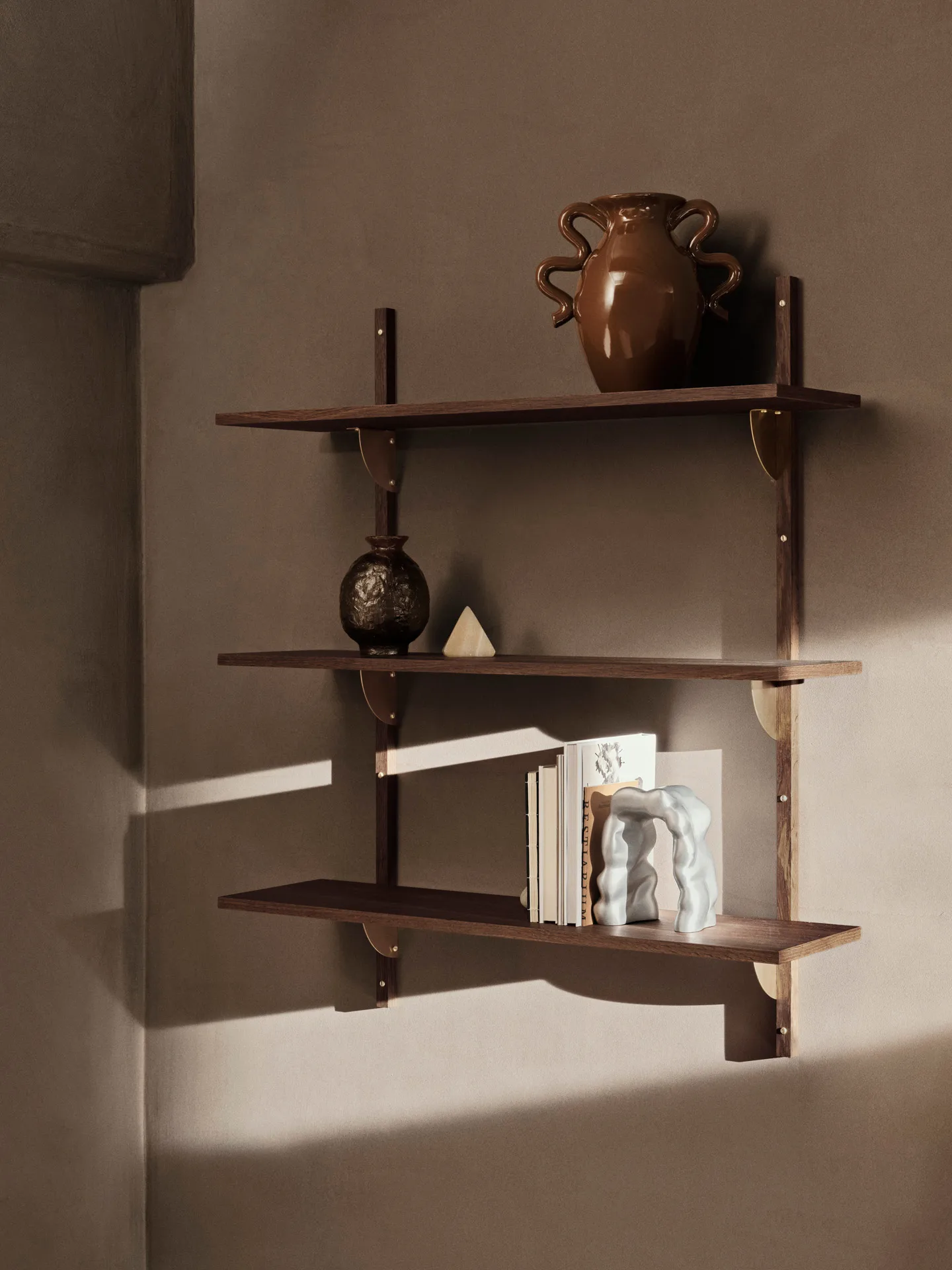 Mensola Sector triple wide, Smoked Oak, brass Ferm Living