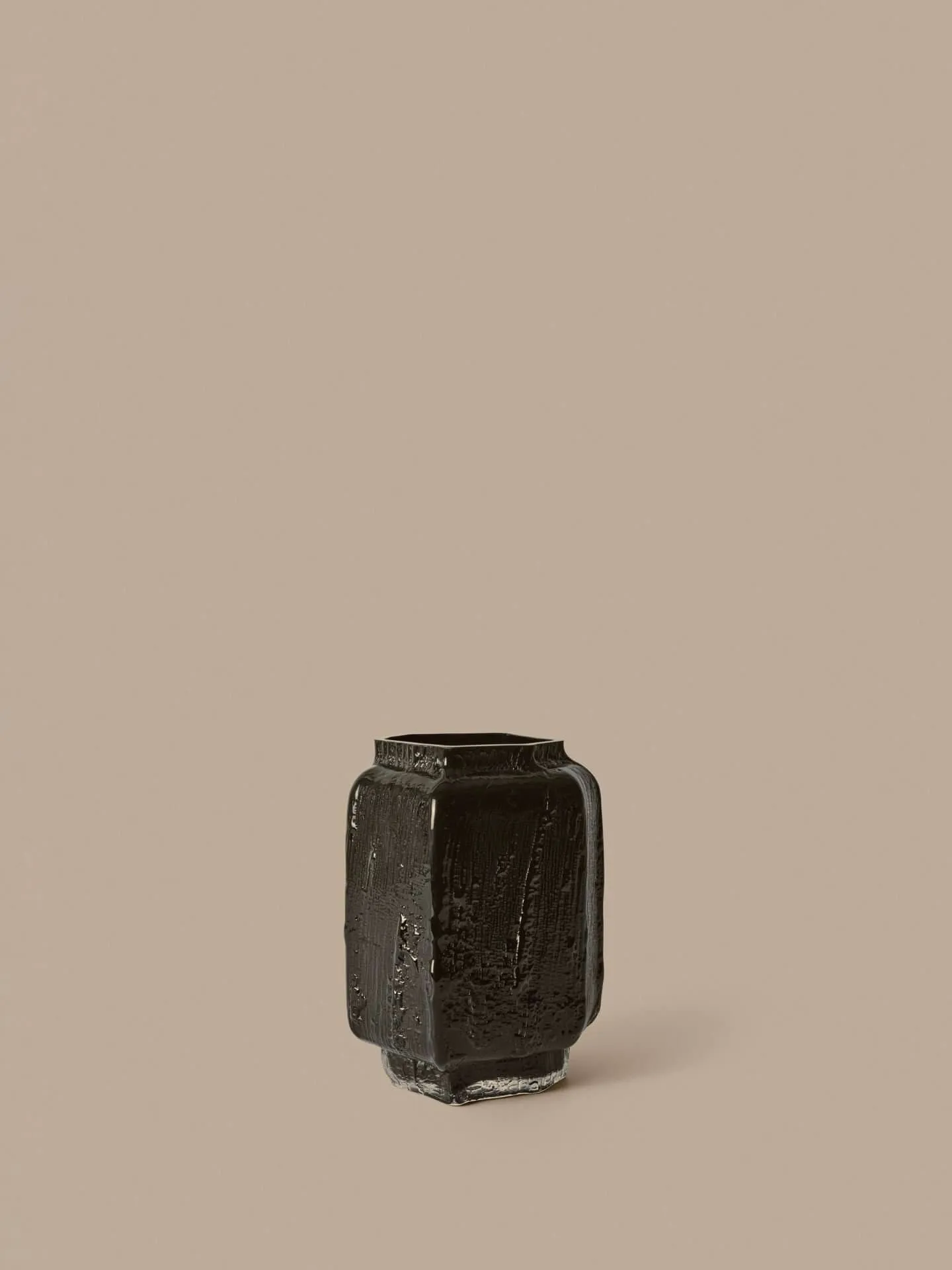 Mokuri vaso, Black, 25 cm Ferm Living