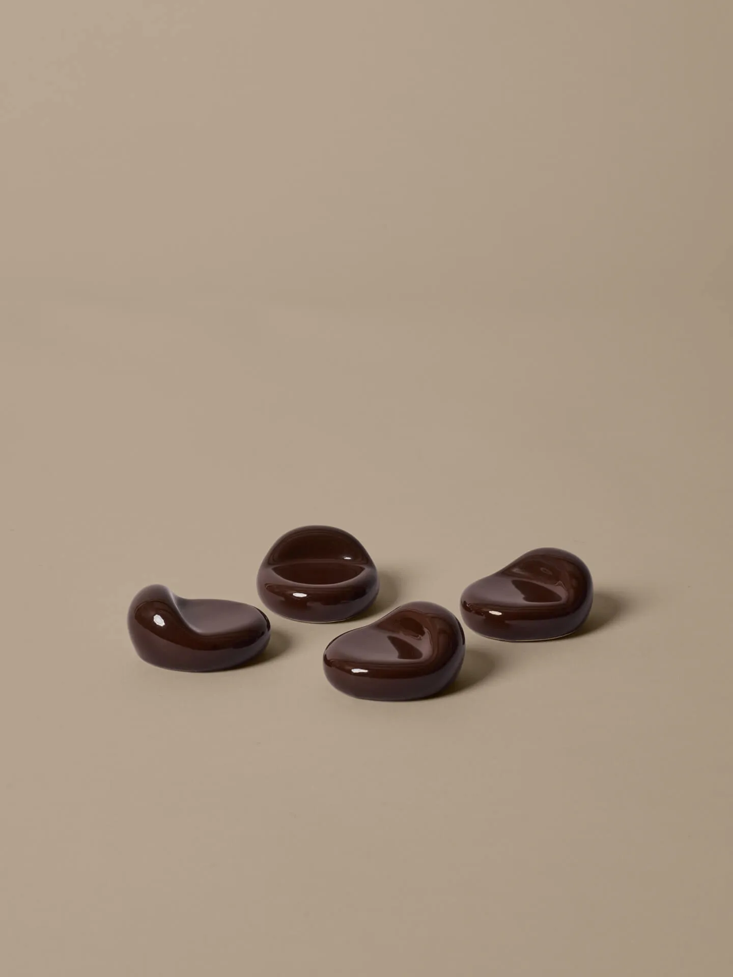 Nube piedini per vaso 4 pezzi, Carob brown Ferm Living