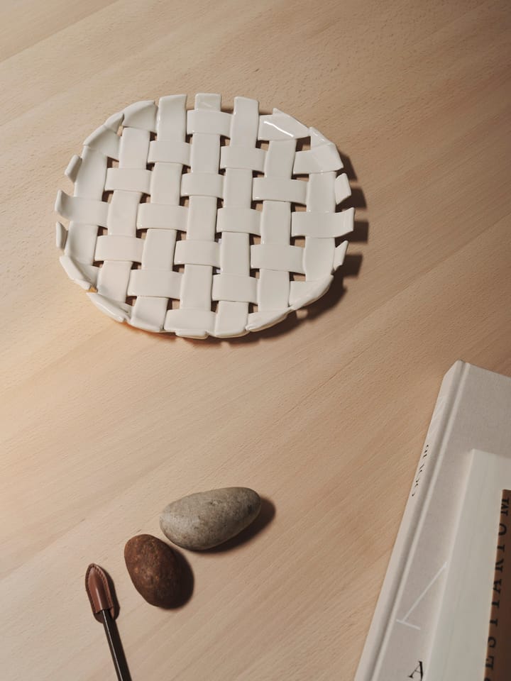 Piattino Plait Ø30 cm, Off white Ferm Living