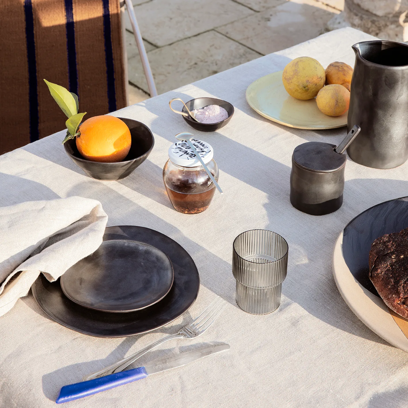 Piatto piccolo Flow 15 cm, nero Ferm Living