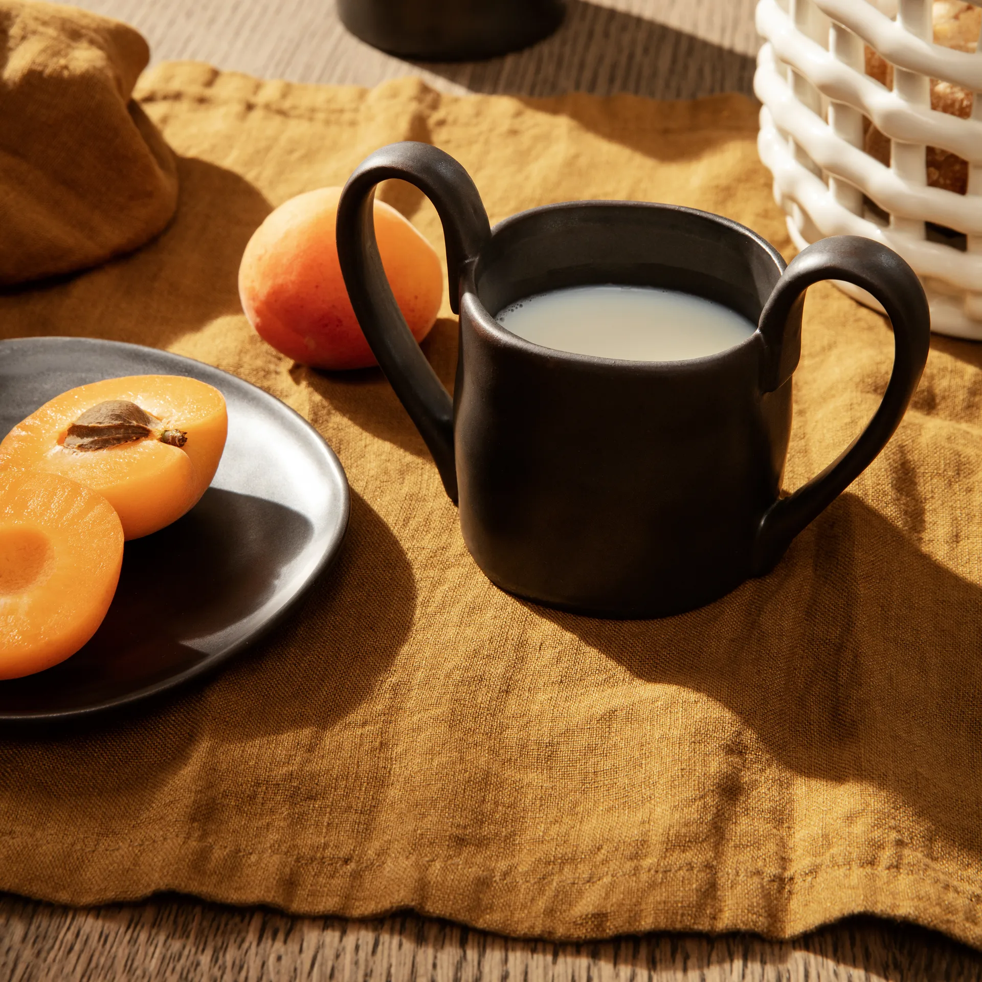 Piatto piccolo Flow 15 cm, nero Ferm Living