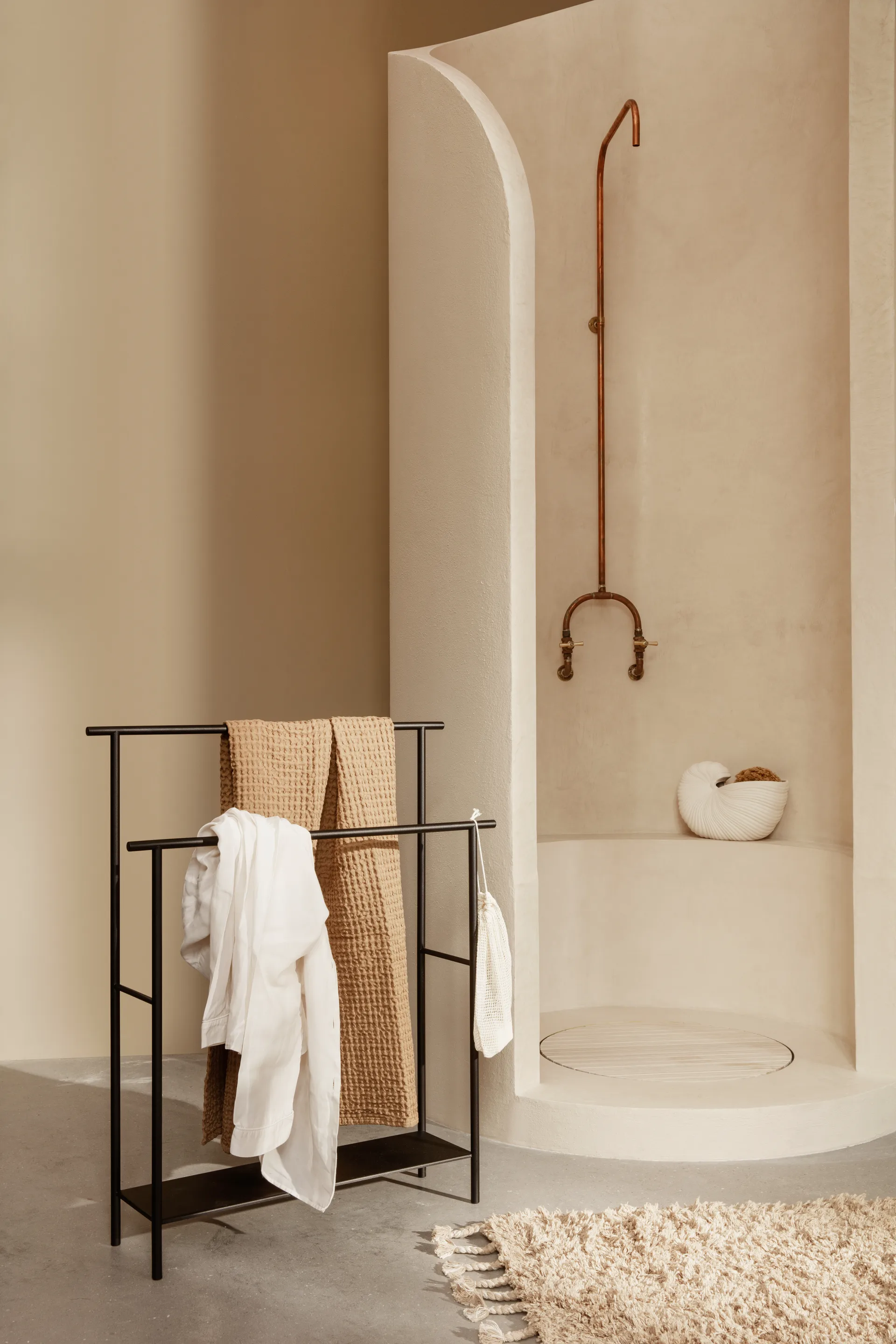 Porta-asciugamani Dora, Nero Ferm Living