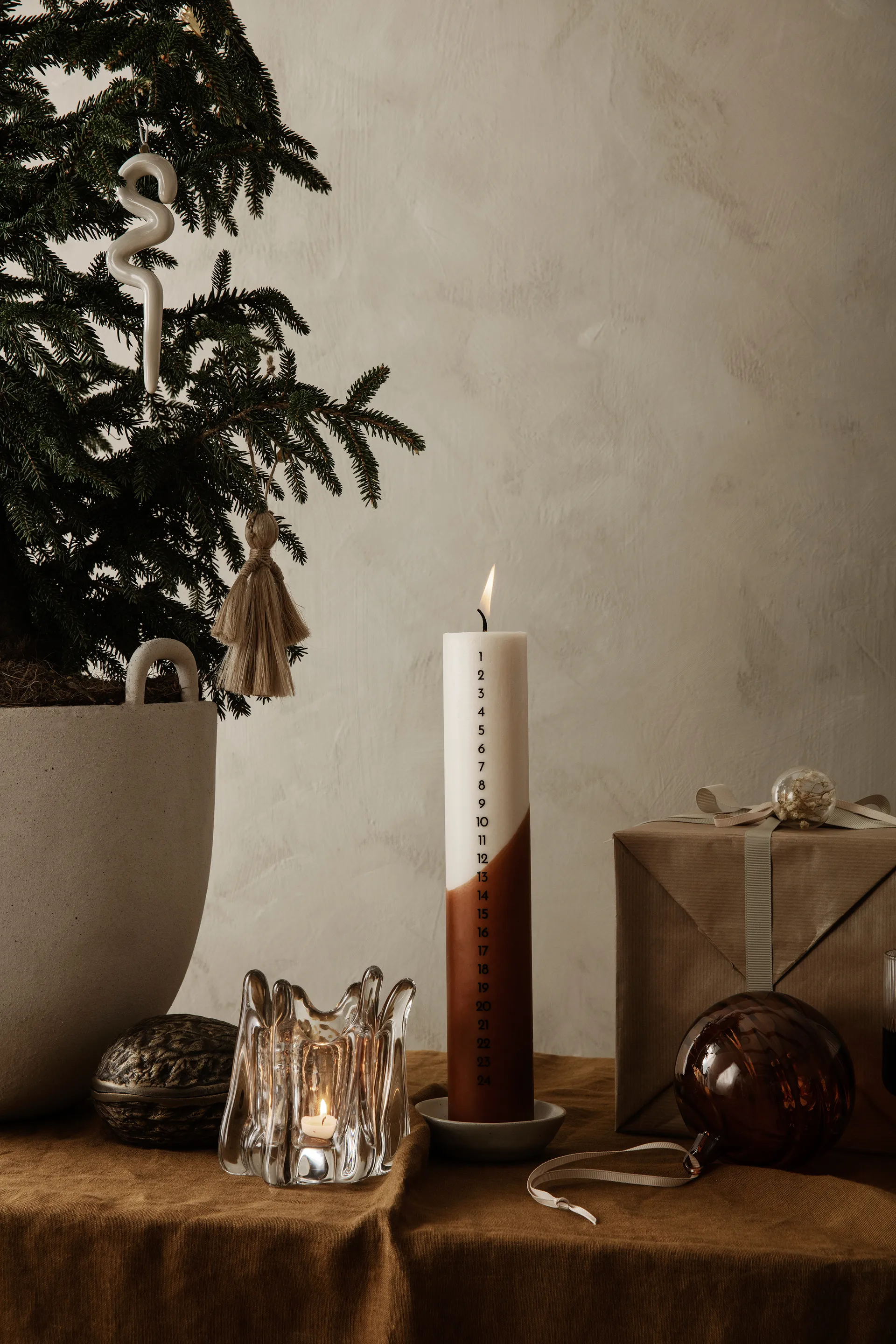 Portacandele Holo per candele tipo tealight Ø10 cm, Chiaro Ferm Living