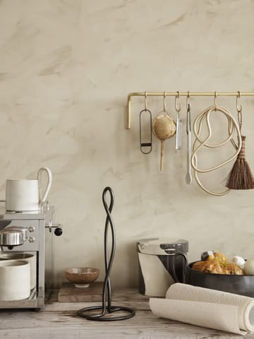 Portarotolo da cucina Curvature   - Nero-ottone - ferm LIVING