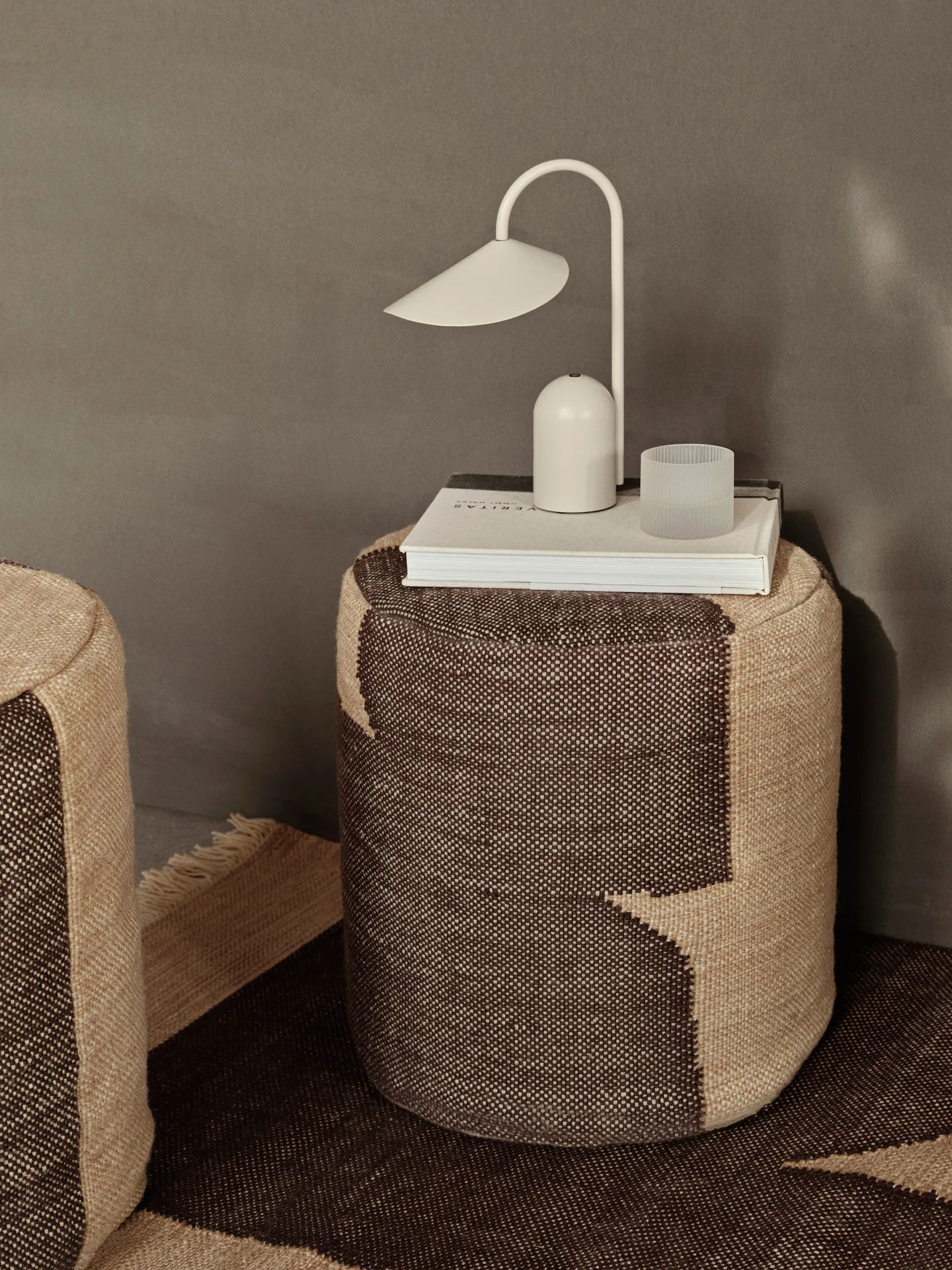 Pouf Forene cylinder Ø38x42 cm, Tan-Chocolate Ferm Living