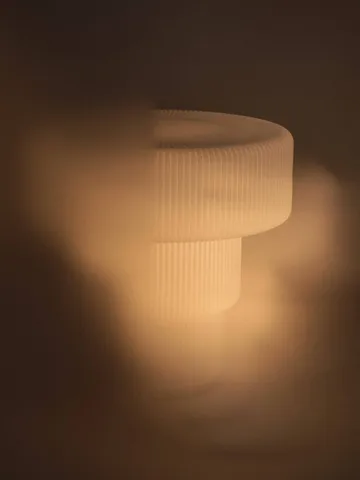Ripple lampada da tavolo - White, Ø28x28 cm - Ferm Living