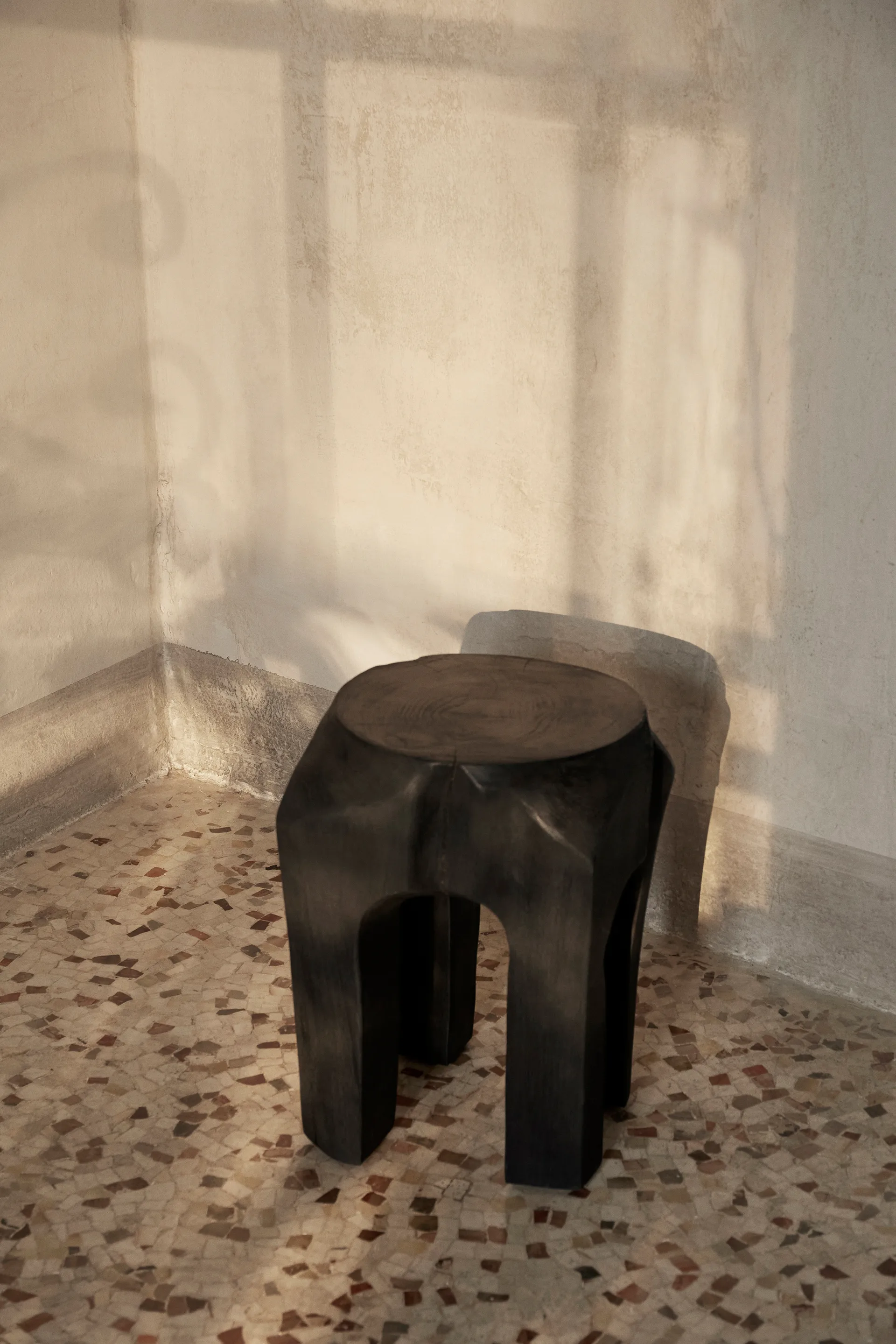 Root sgabello rotondo Ø30x40 cm, Black stained Ferm Living