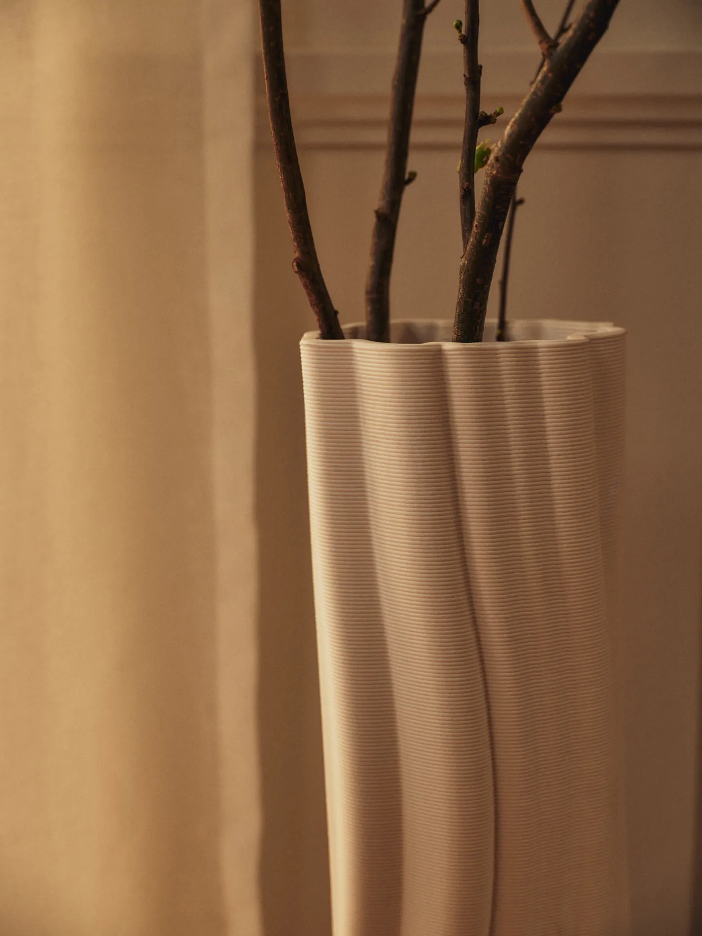 Rylith vaso da pavimento, Bianco sporco, 70 cm Ferm Living