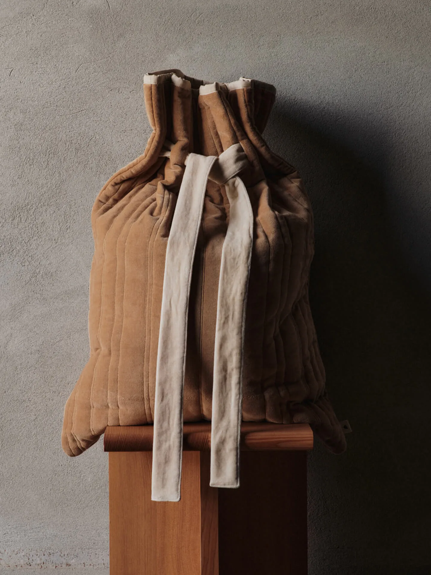 Sacco trapuntato Vari 50x70 cm, Velluto-tan Ferm Living