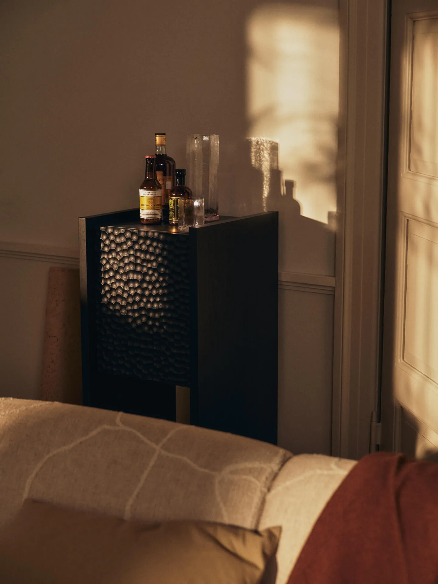 Scarni armadio, Frassino mordenzato scuro, 38x40x100 cm Ferm Living