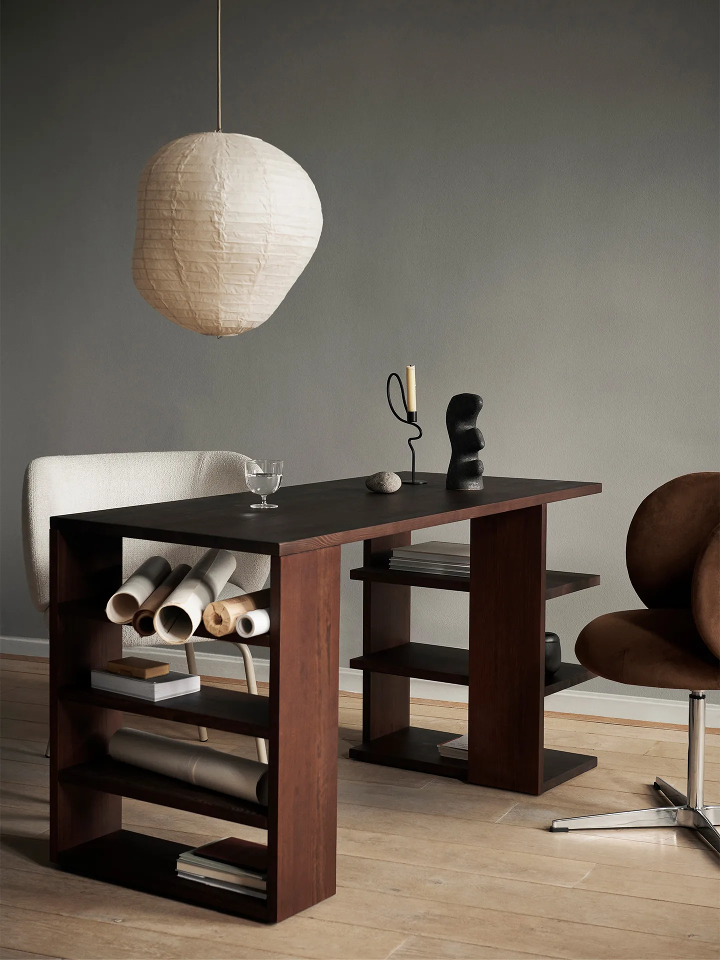 Scrittoio Edre 137x65x73,5 cm, Pino scuro macchiato Ferm Living