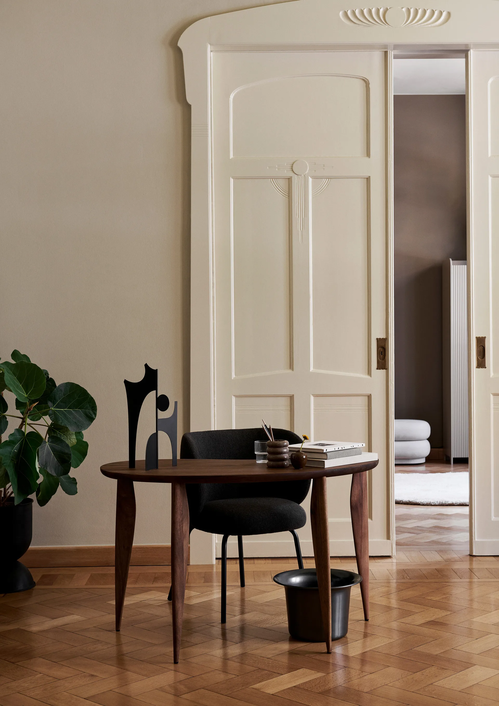 Sedia da pranzo Rico hallingdal, Dark grey brown-cashmere Ferm Living