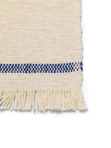 Set di 4 sottobicchieri Savor, 10x14 cm - Off-white/Blu - Ferm Living