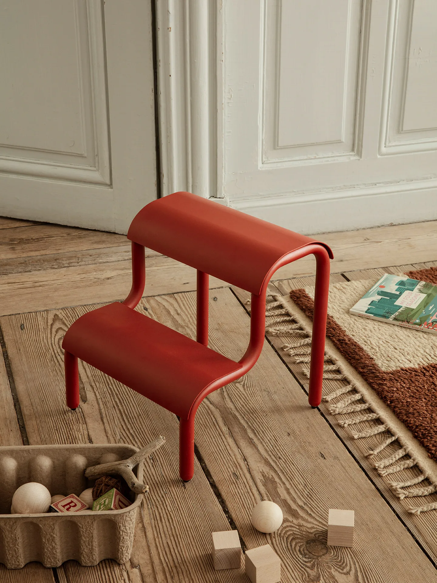 Sgabello Up, Poppy Red Ferm Living