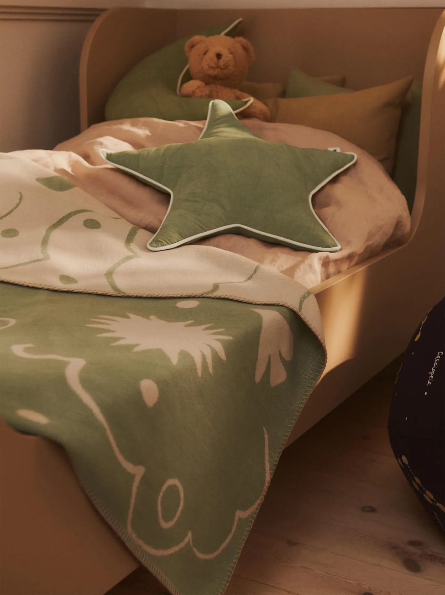 Skye coperta, Tea green-parchment, 80x120 cm Ferm Living