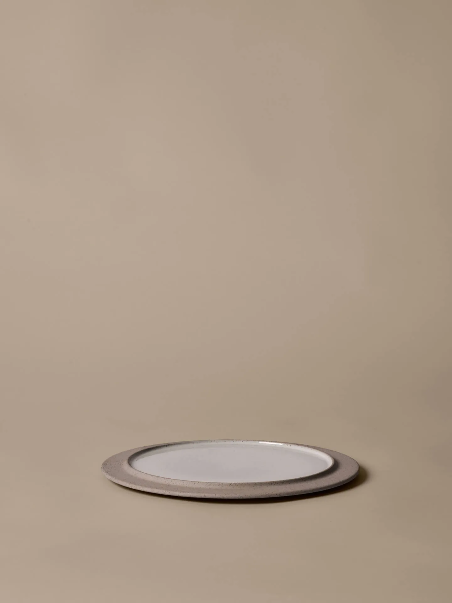 Sonae piatto 2-pack, Grigio-bianco, Ø28 cm Ferm Living