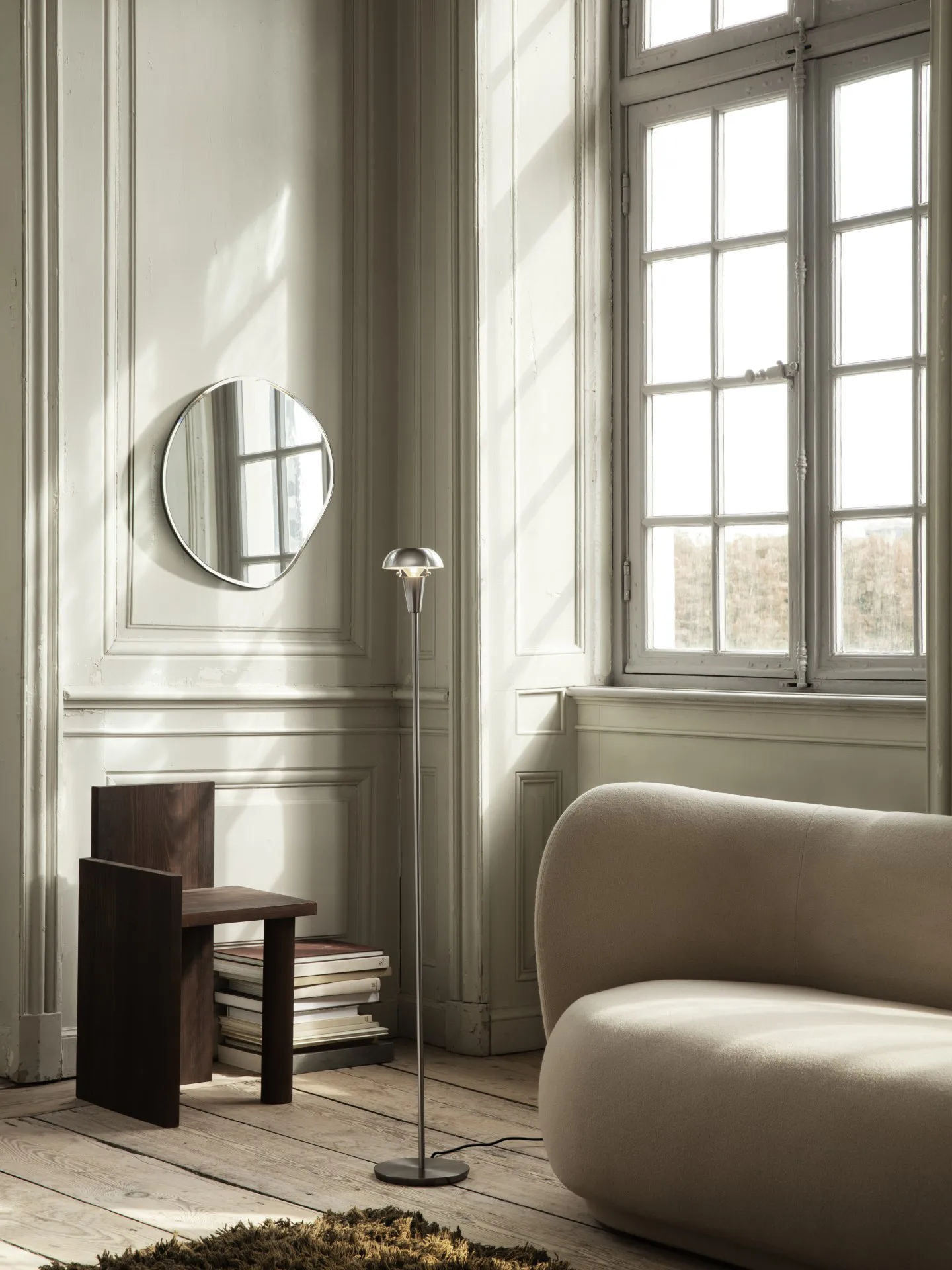 Specchio Pond, Small dark chrome Ferm Living