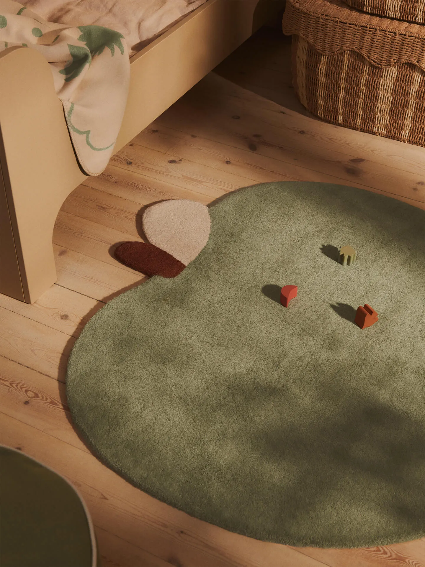 Tappeto a pelo lungo Apple, Tea Green, 110x110 cm Ferm Living