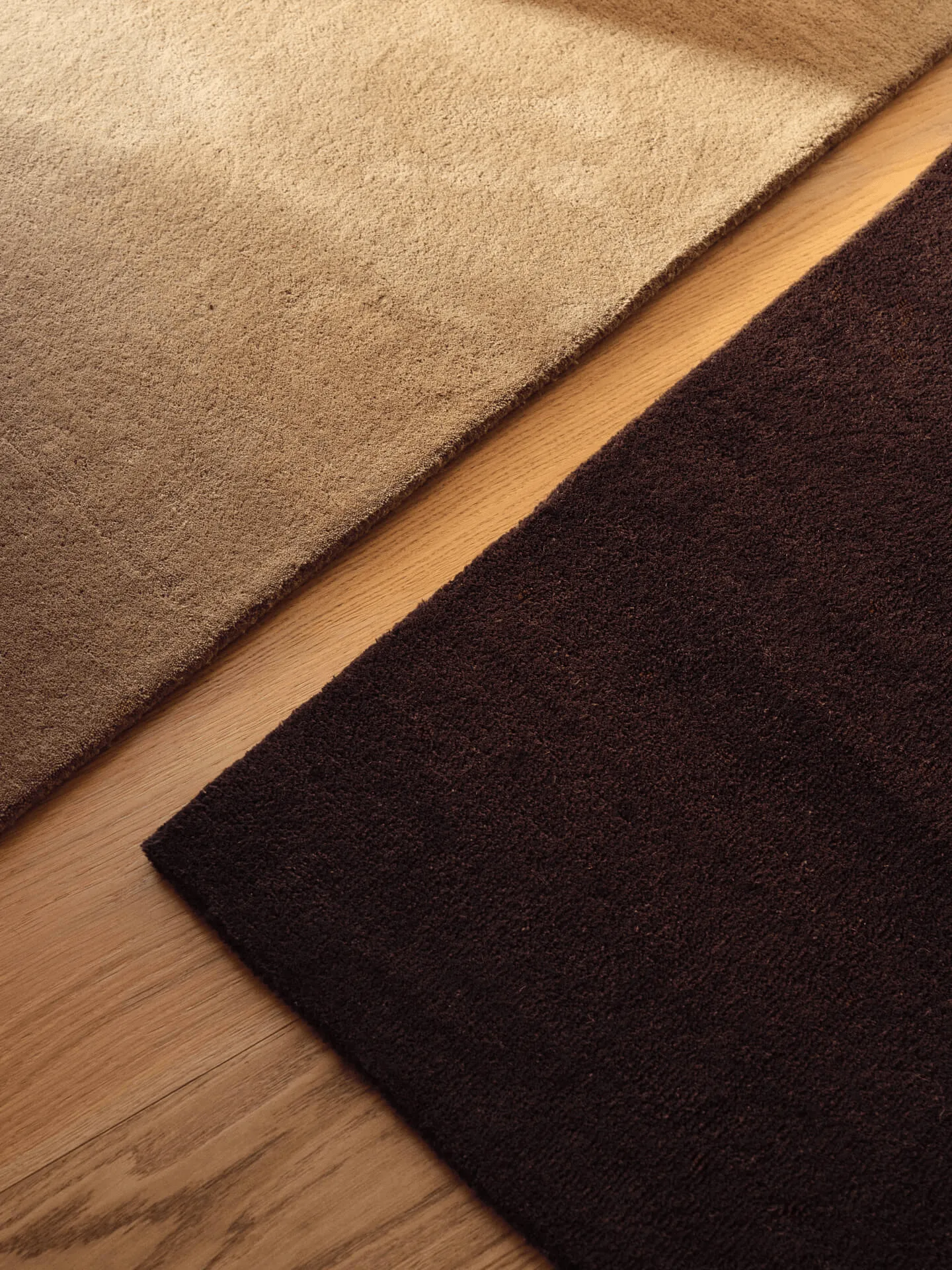 Tappeto a pelo lungo Stille, Dark pecan, 160x250 cm Ferm Living