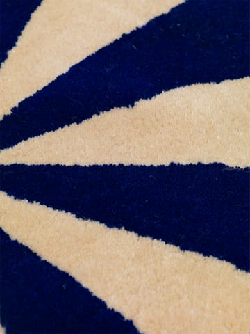 Tappeto annodato a mano Arch Ø 130 cm - Bright blue-off white - ferm LIVING