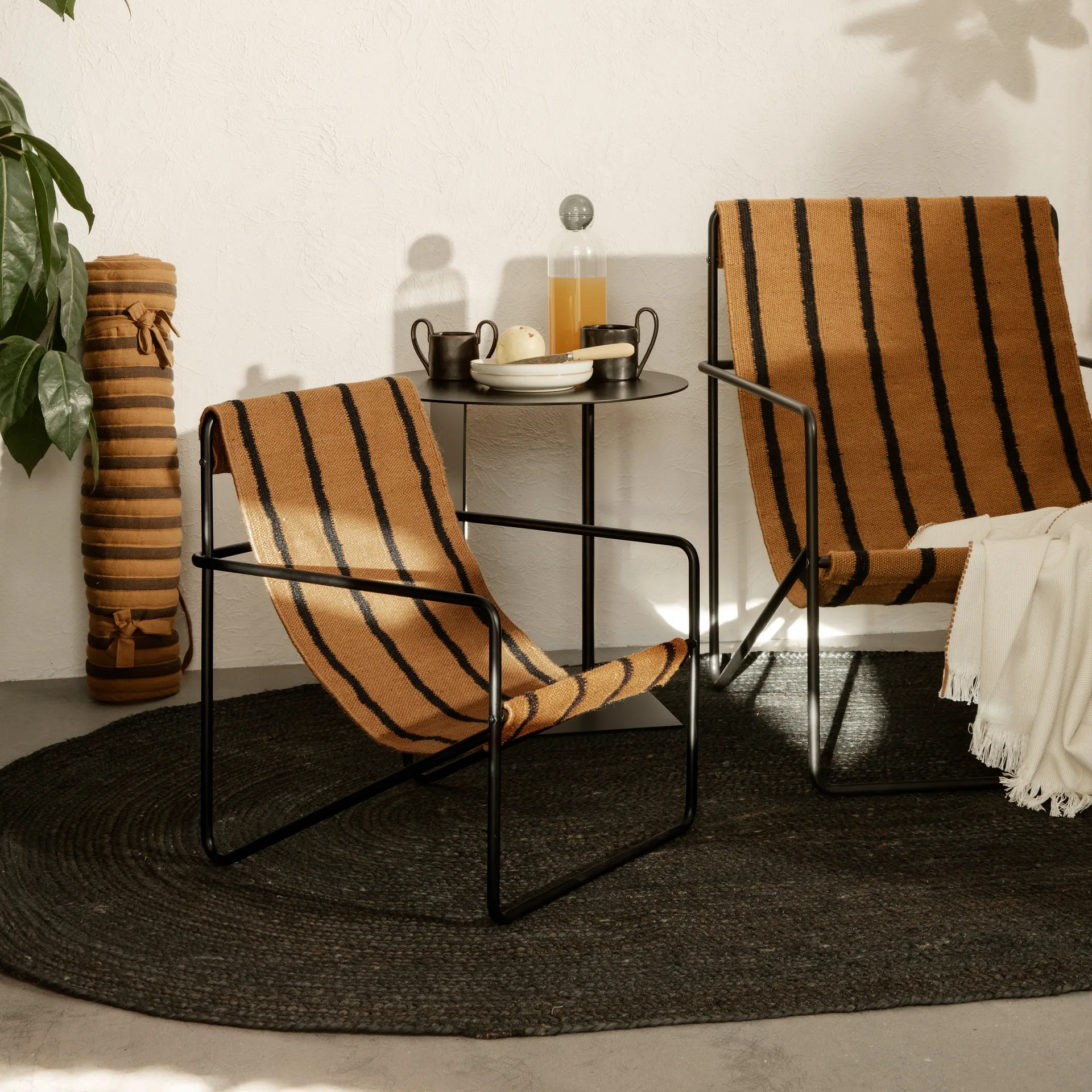 Tappeto in iuta Eternal ovale piccolo, nero Ferm Living