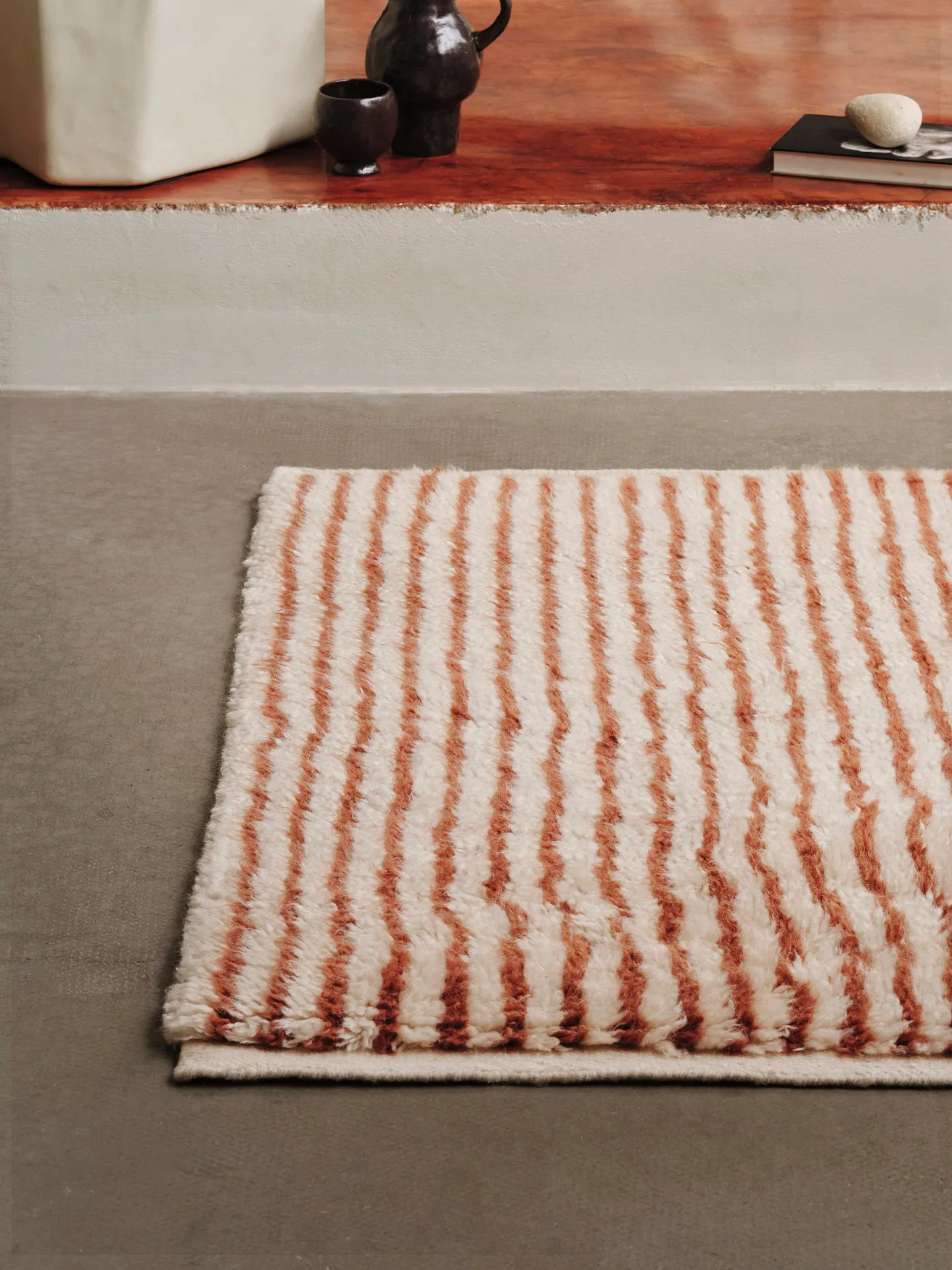 Tappeto Kami, Off white-red brown, 80x120 cm Ferm Living